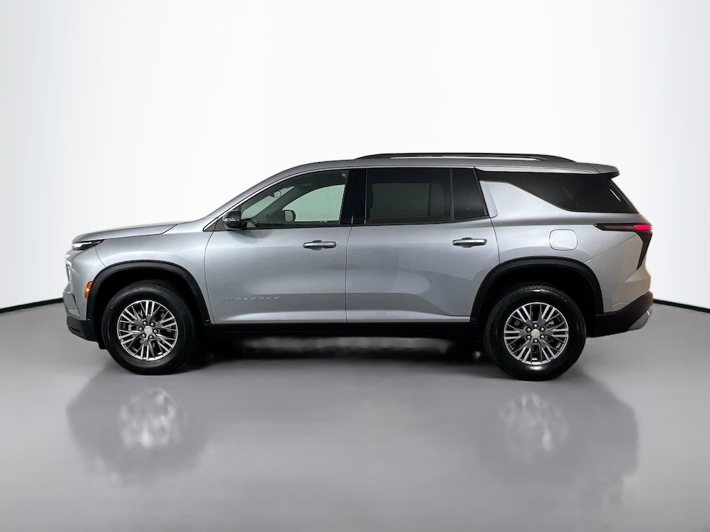 Used 2025 Chevrolet Traverse AWD LT SUV