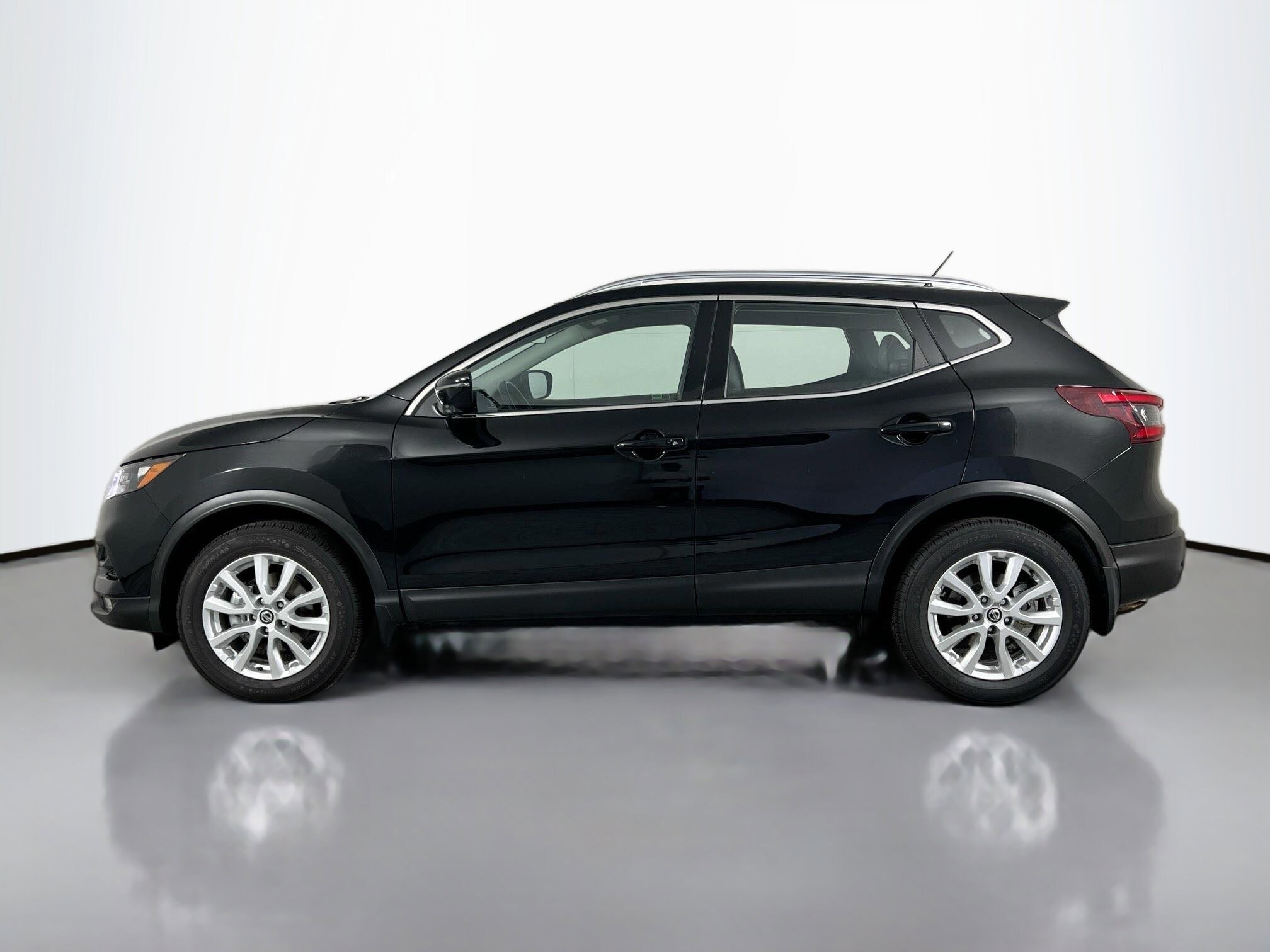 2022 Nissan Rogue Sport SV photo 3