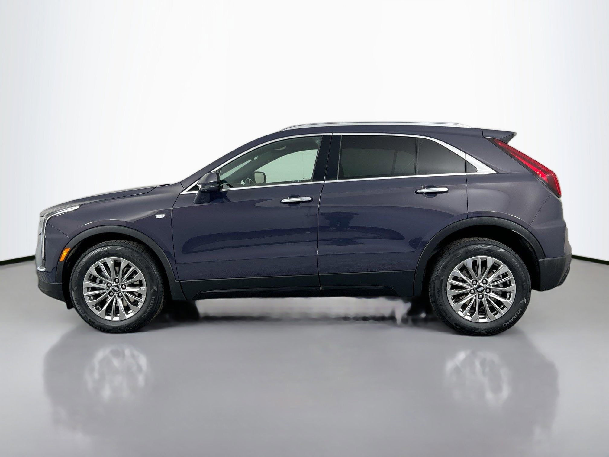 2024 Cadillac XT4 Premium Luxury photo 3