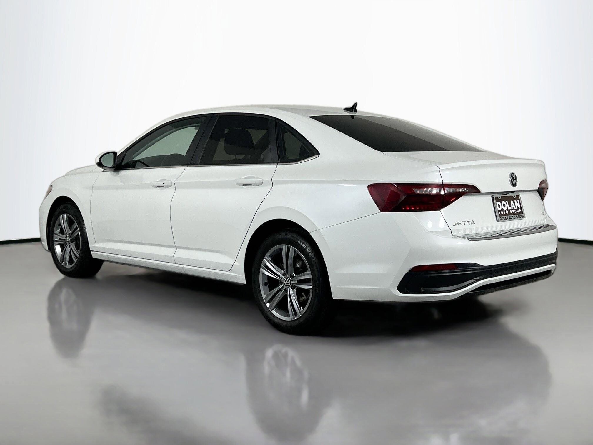 2024 Volkswagen Jetta SE photo 2