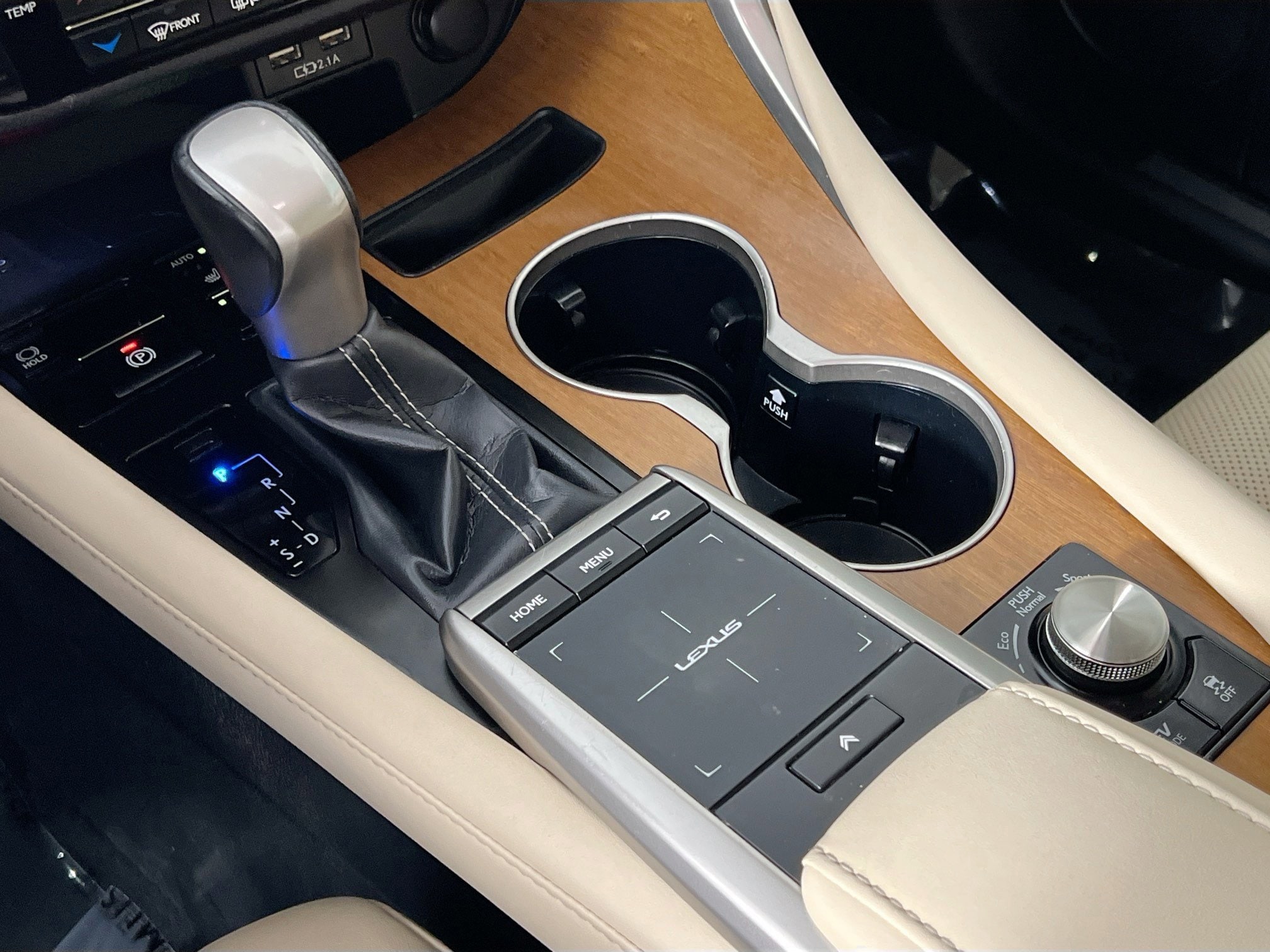 2022 Lexus RX Hybrid 450h - Photo 24
