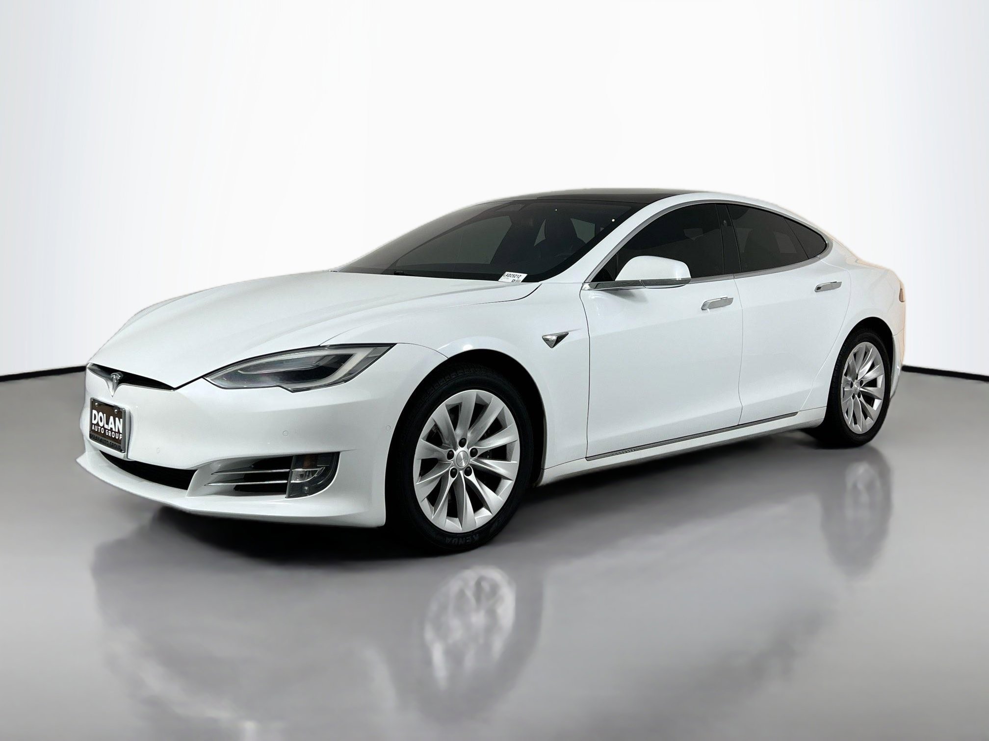 2020 Tesla Model S Long Range Plus photo 2