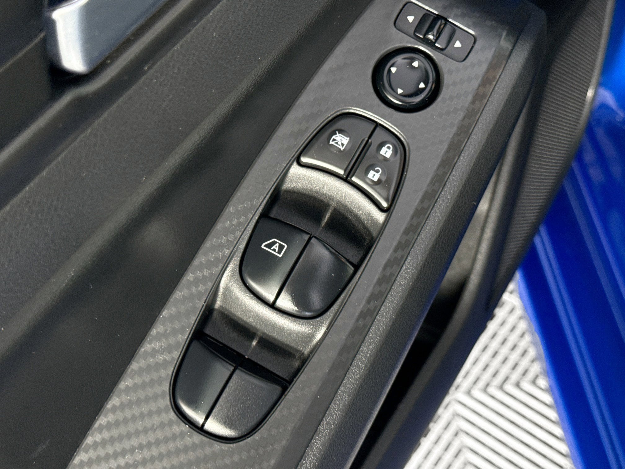2025 Nissan Altima SV - Photo 35