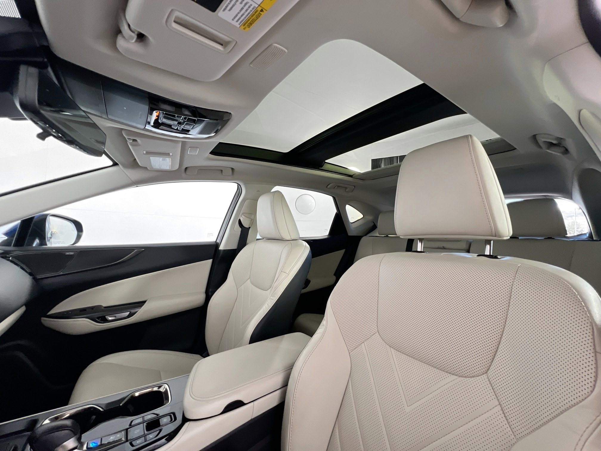 2025 Lexus NX 350 - Photo 10