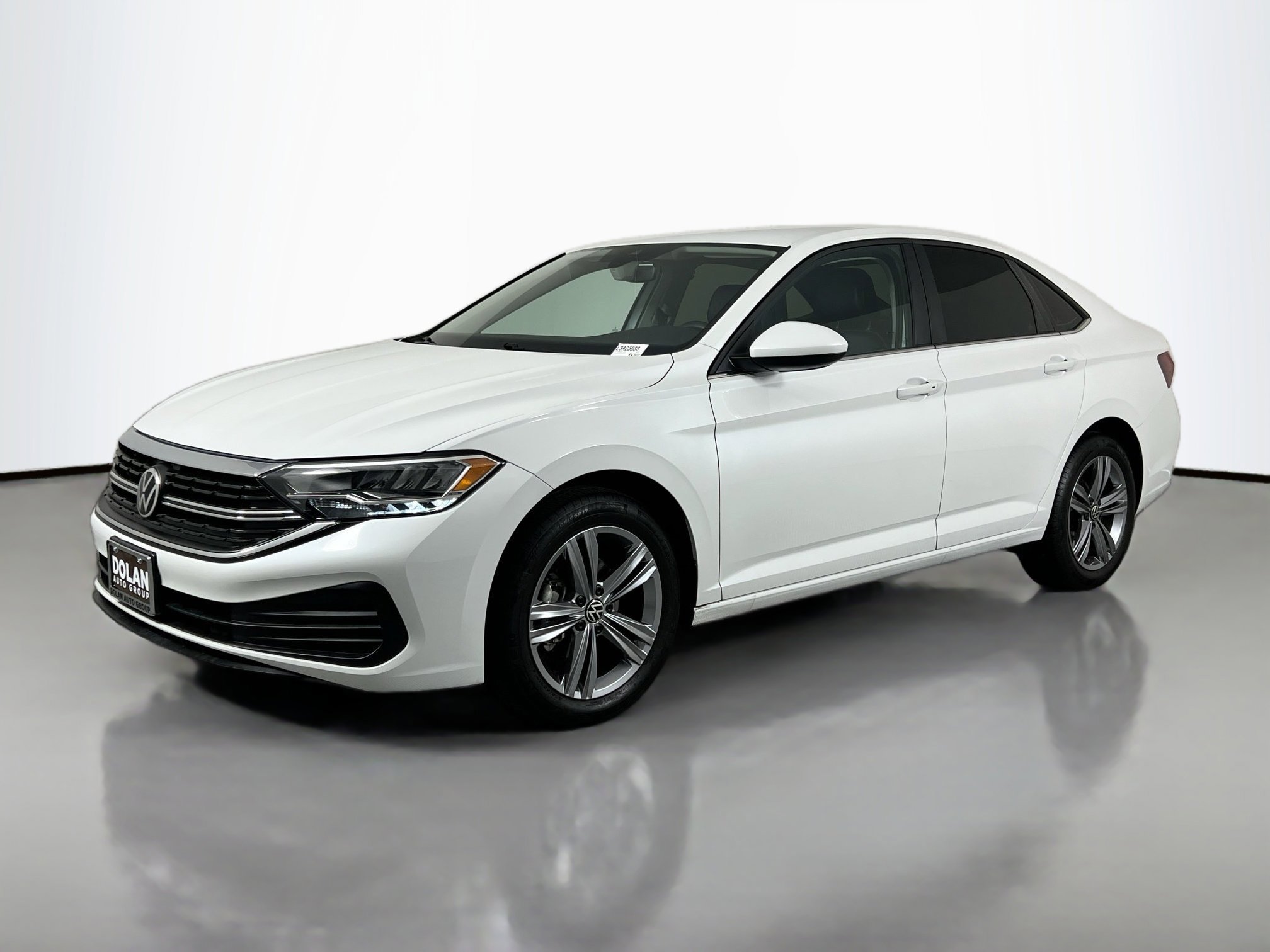 2024 Volkswagen Jetta SE photo 3