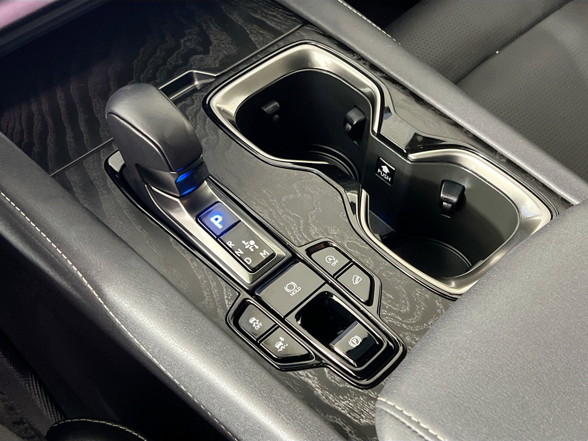 2025 Lexus RX 350 - Photo 20