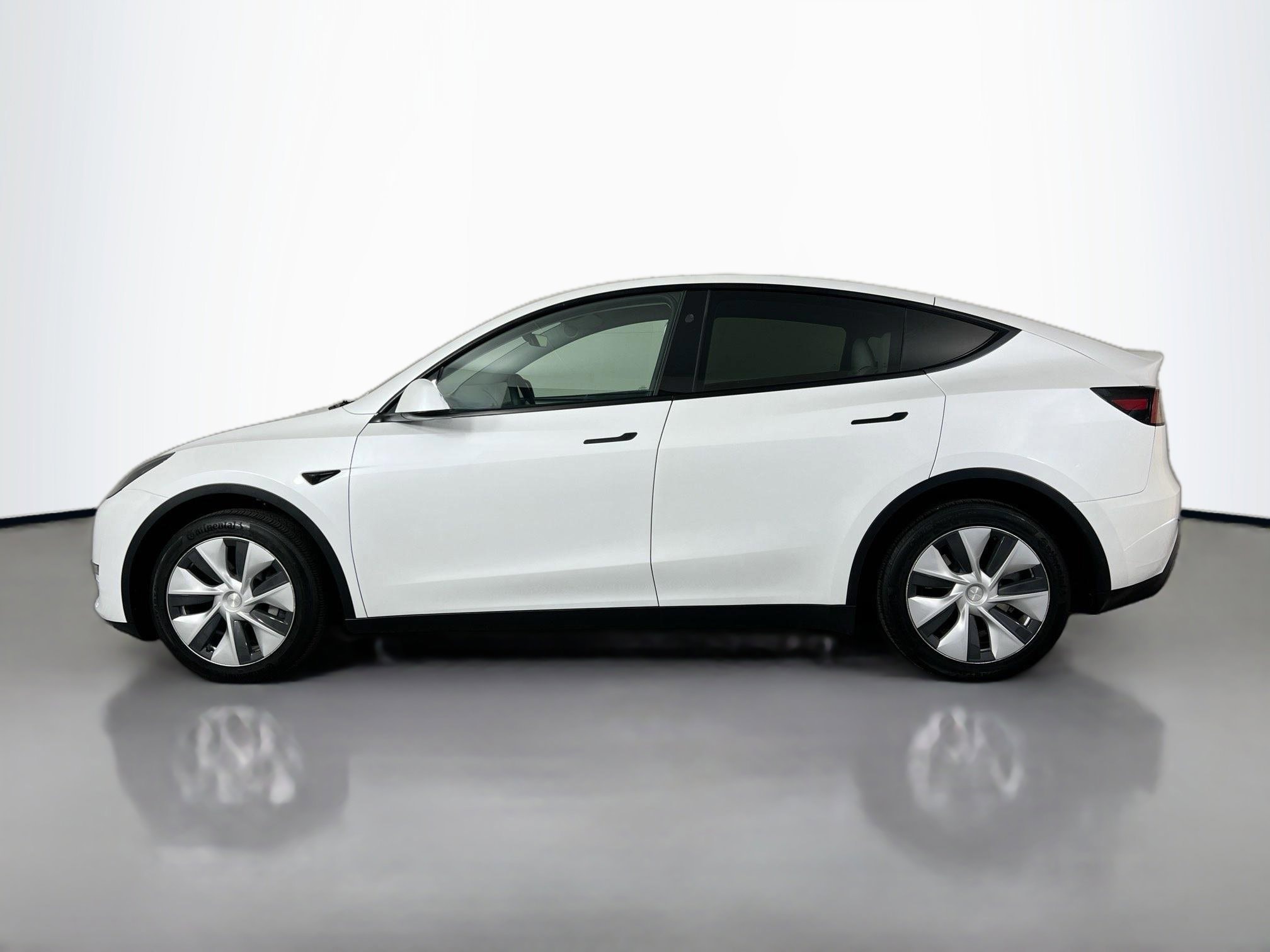 Used 2024 Tesla Model Y Long Range with VIN 7SAYGDEE2RF067887 for sale in Reno, NV