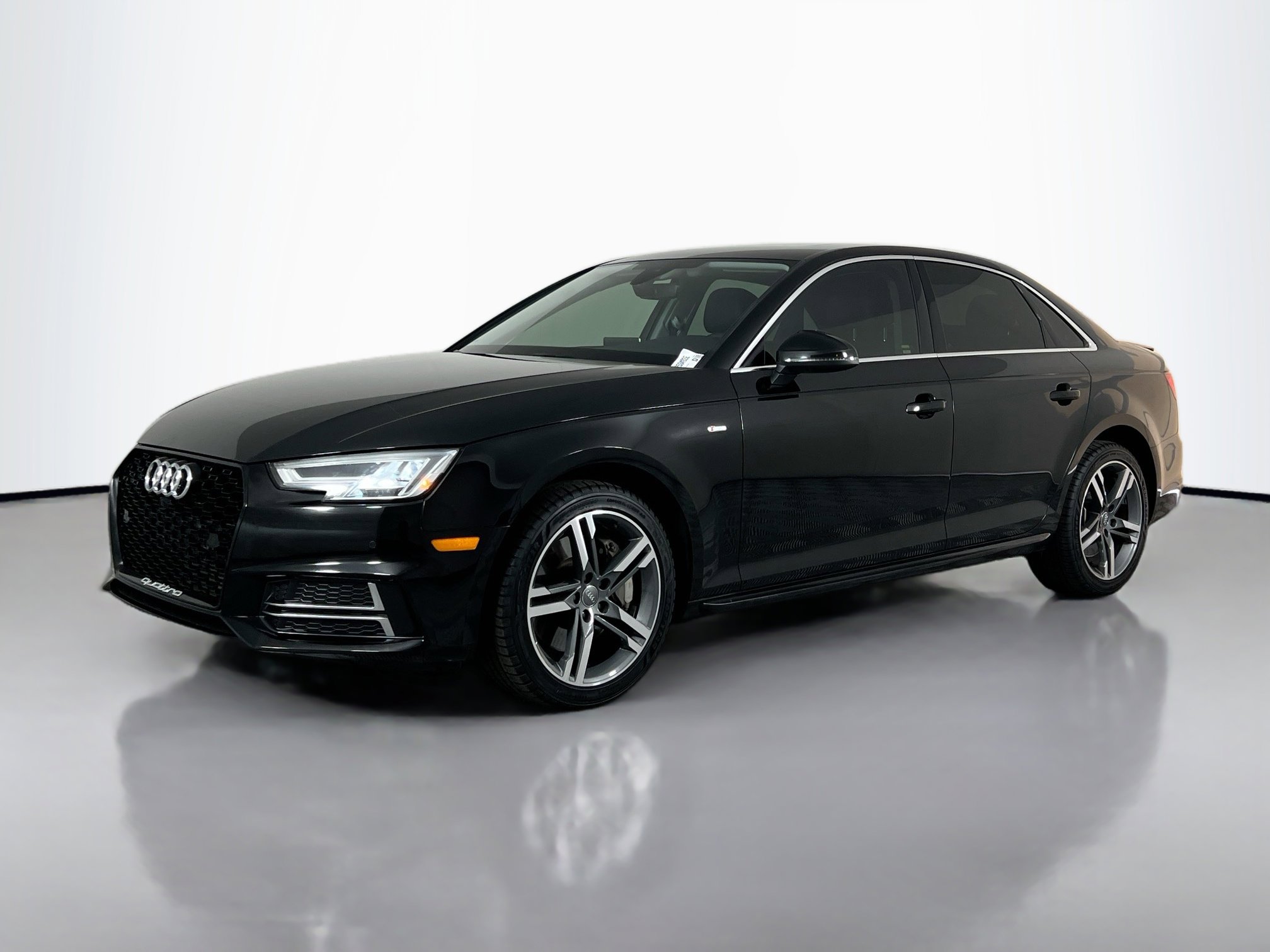 2018 Audi A4 Premium Plus S line Quattro photo 2