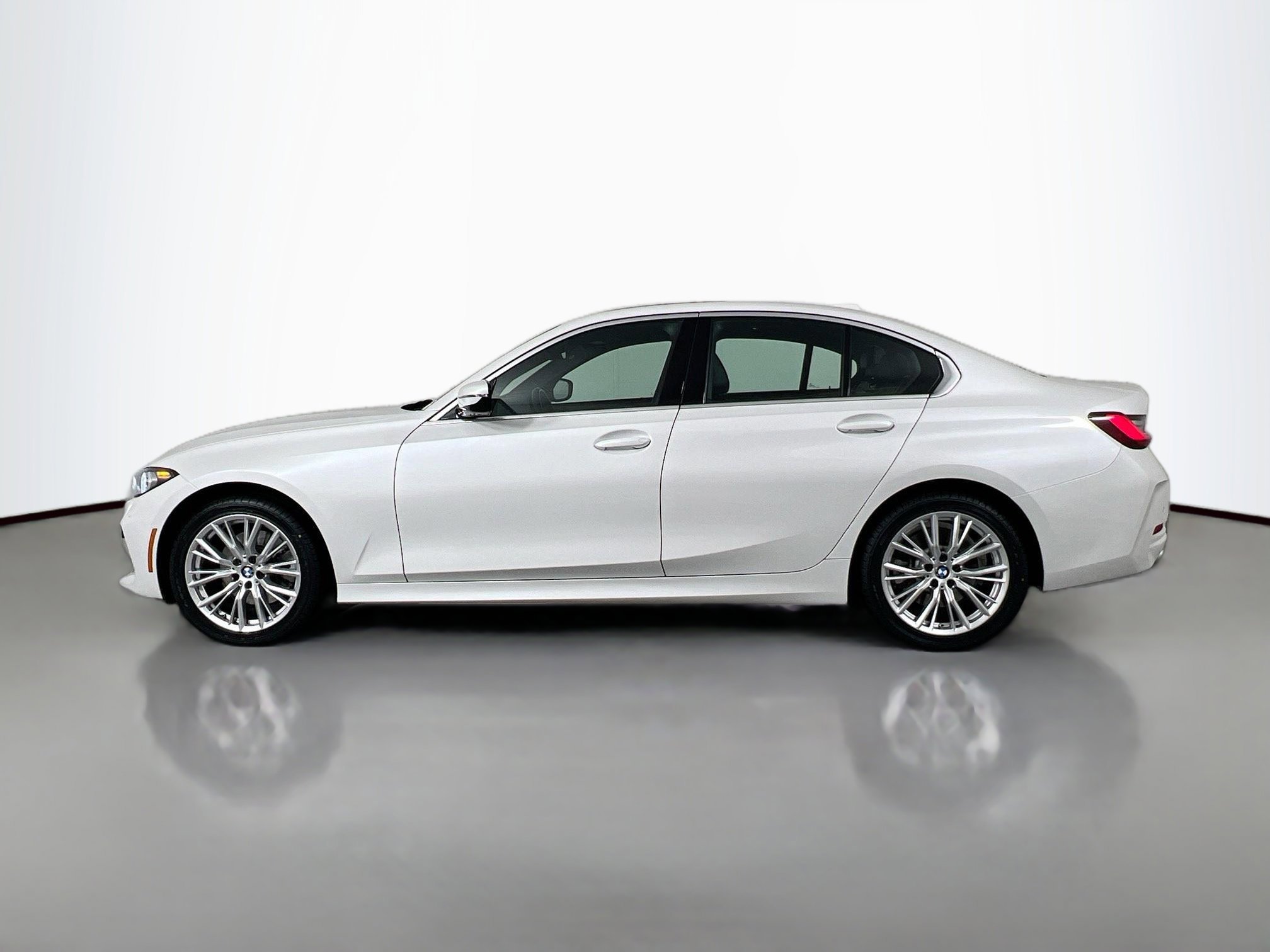 2024 Bmw 330i xDrive photo 2