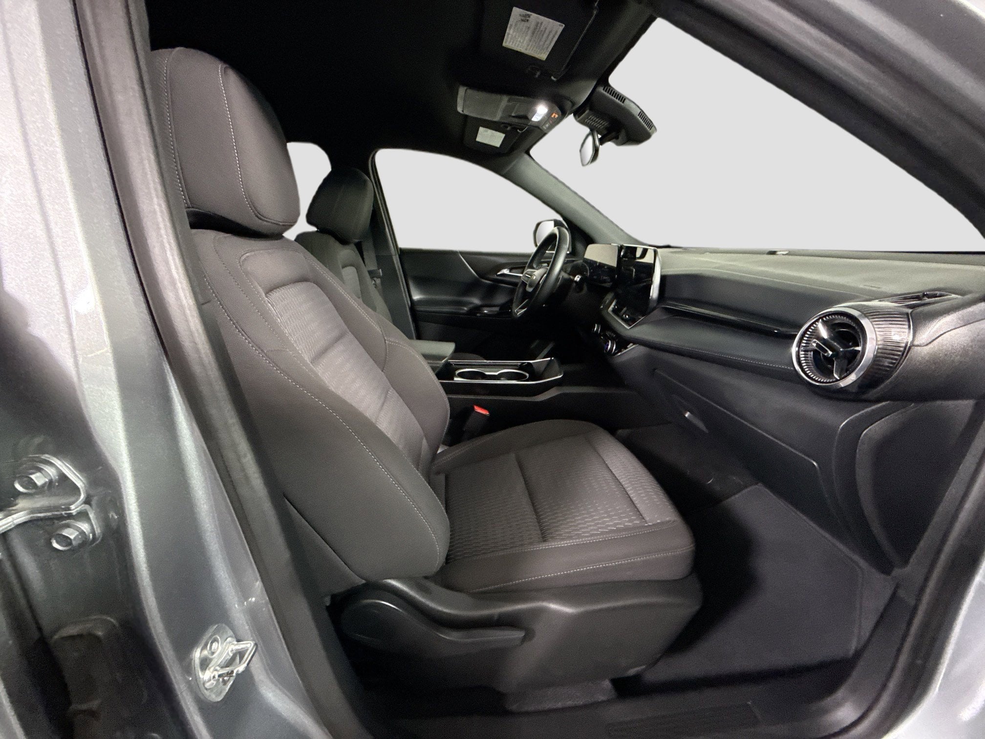 2025 Chevrolet Equinox LT - Photo 27