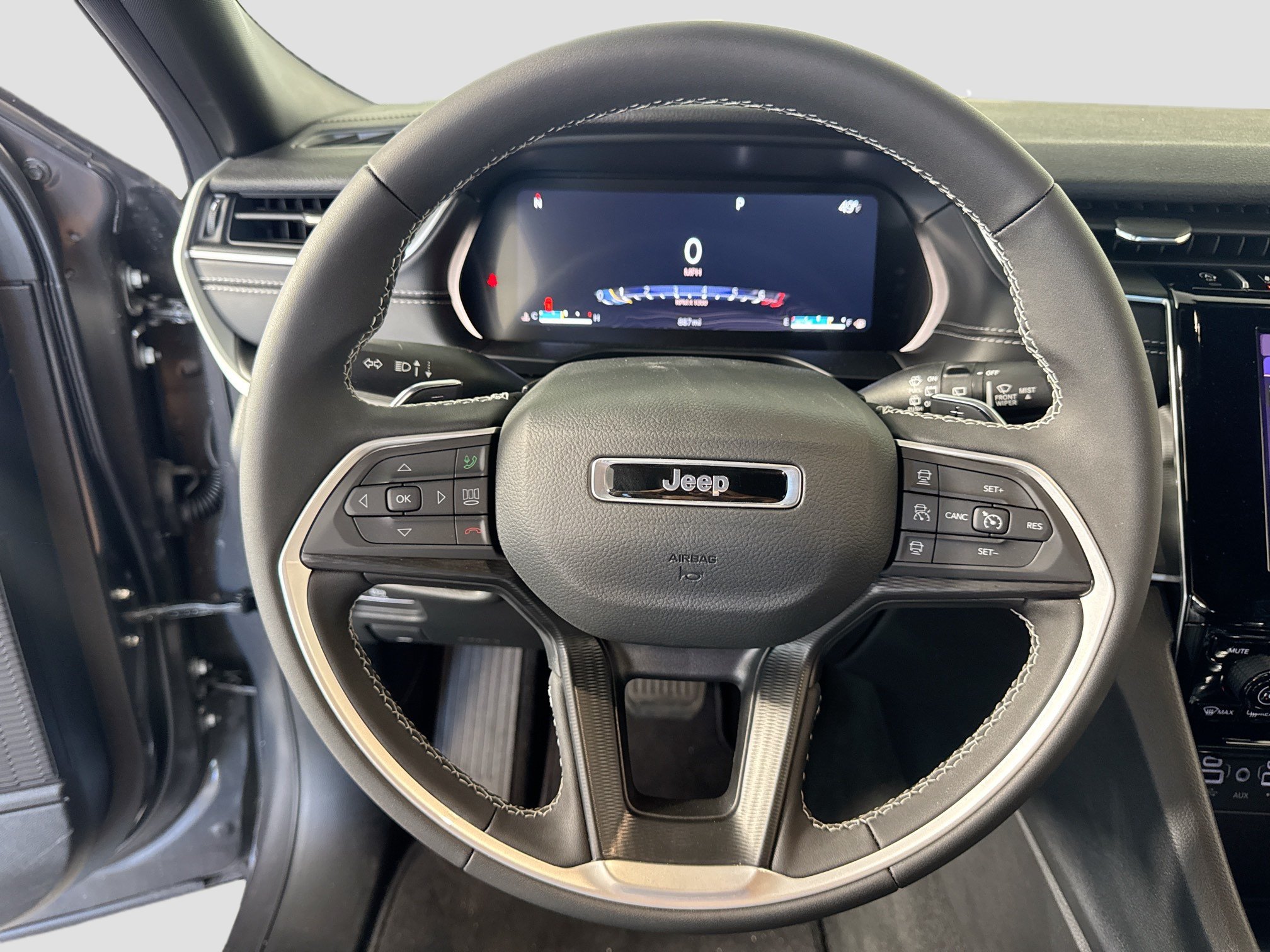 2025 Jeep Grand Cherokee Laredo - Photo 12