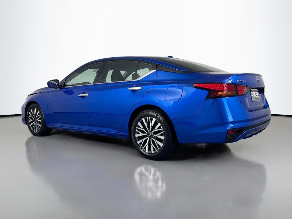 Used 2025 Nissan Altima SV Sedan