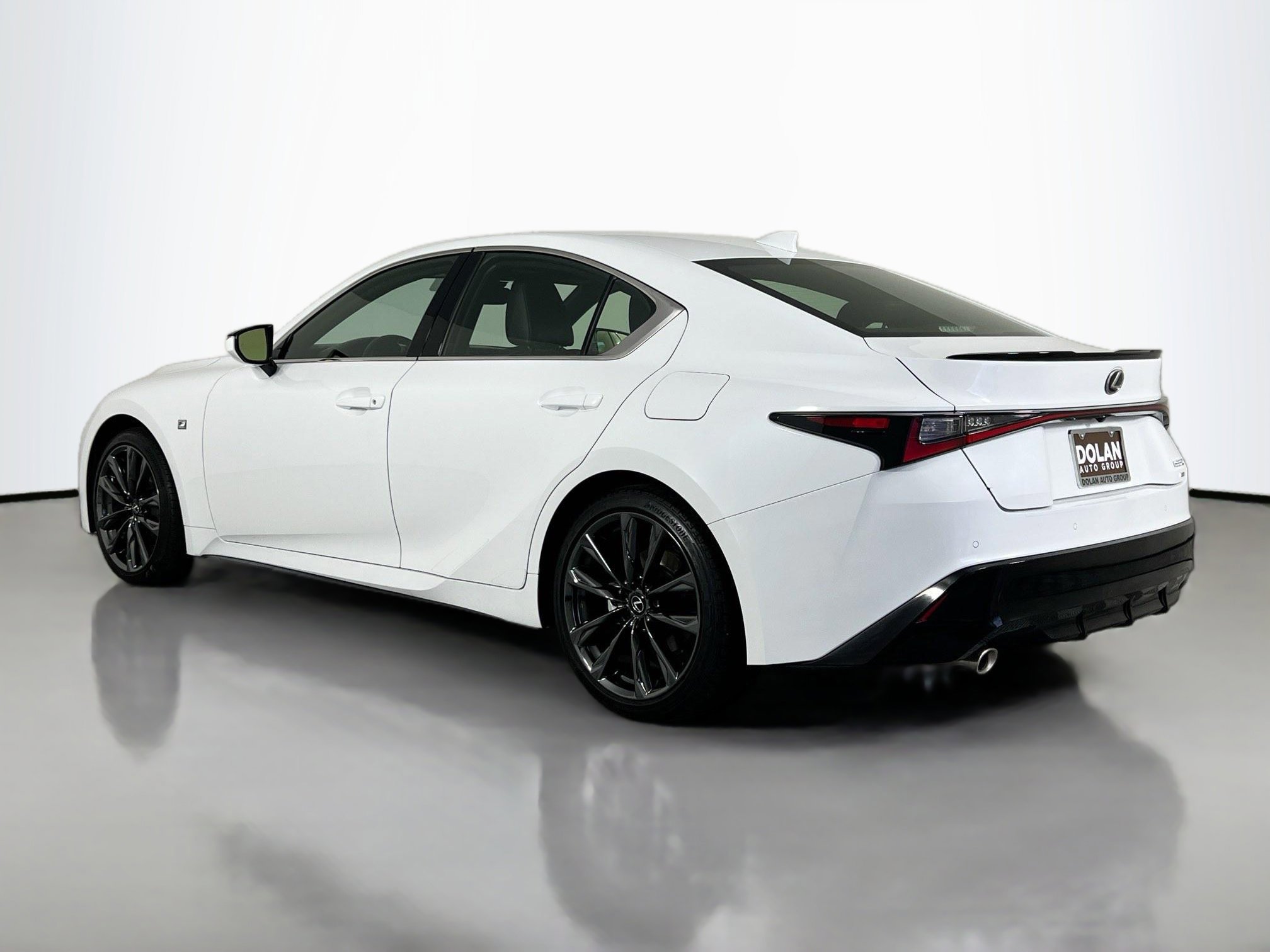 2023 Lexus IS 350 F SPORT photo 3