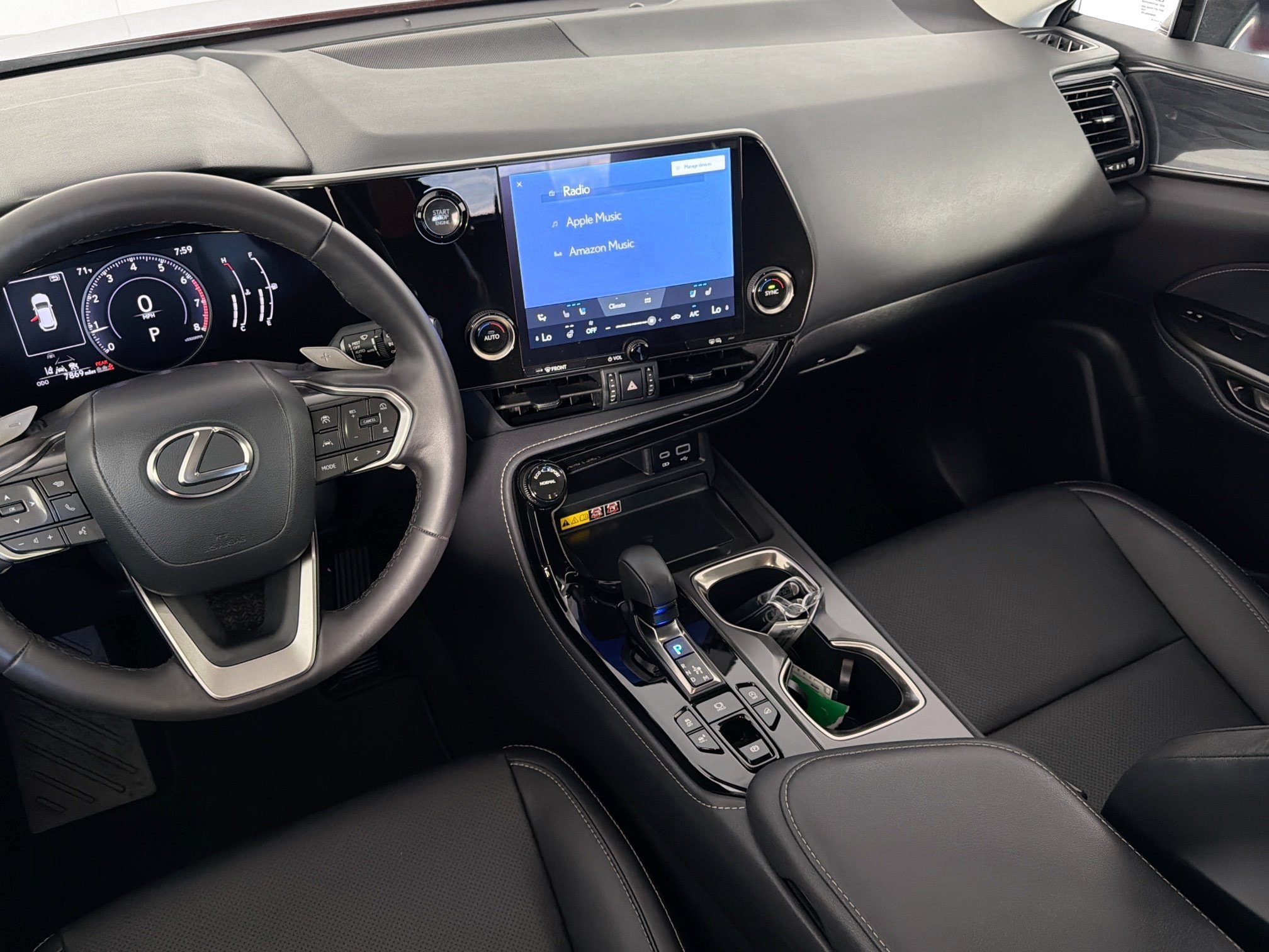 2025 Lexus NX 350 - Photo 16