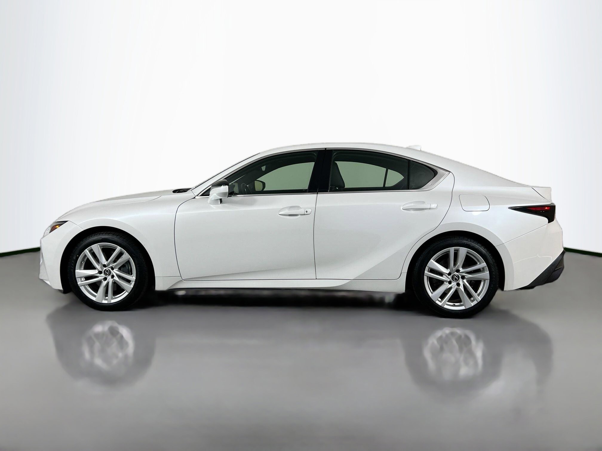 2021 Lexus IS 300 photo 3