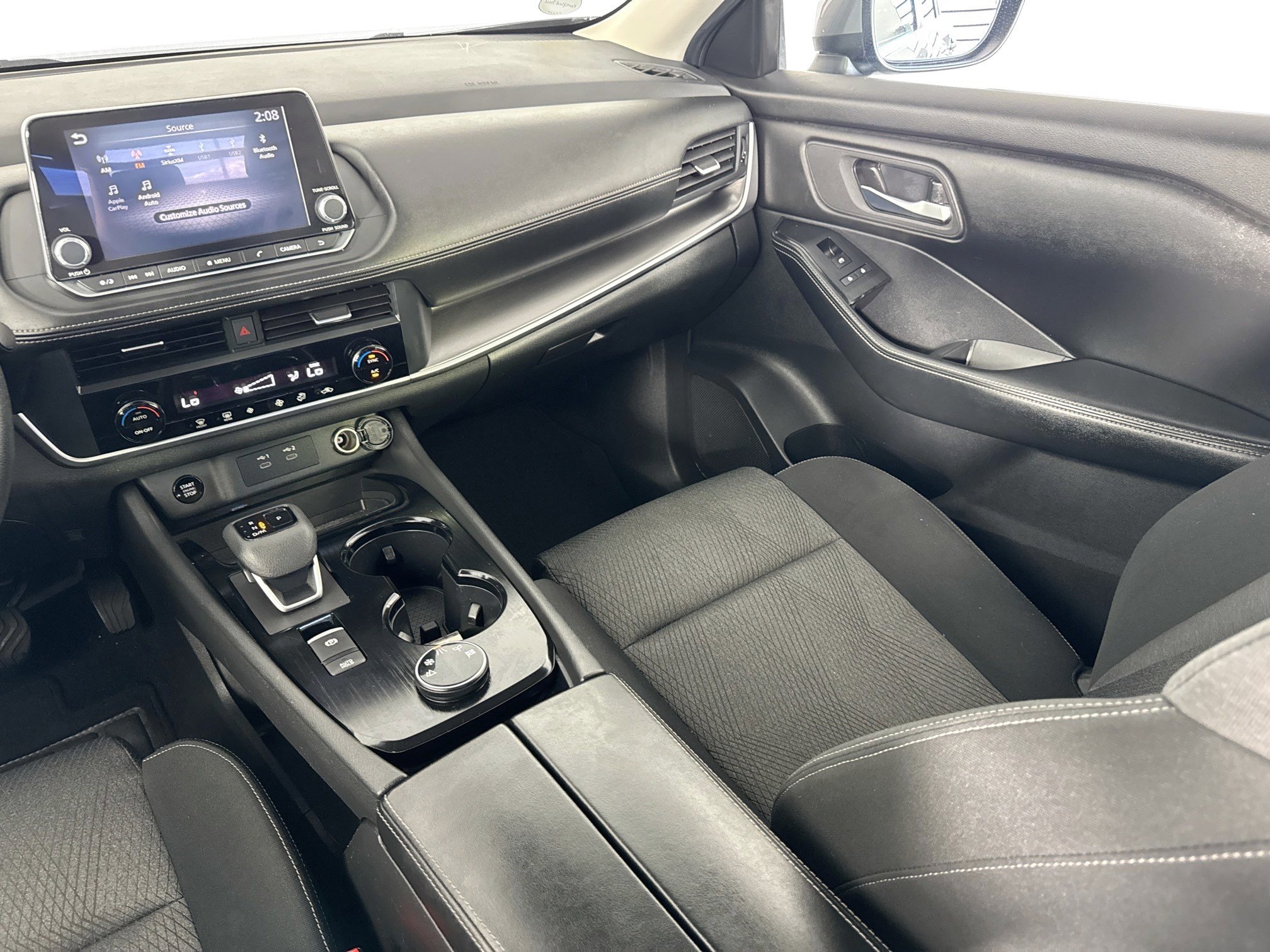 2024 Nissan Rogue SV - Photo 14