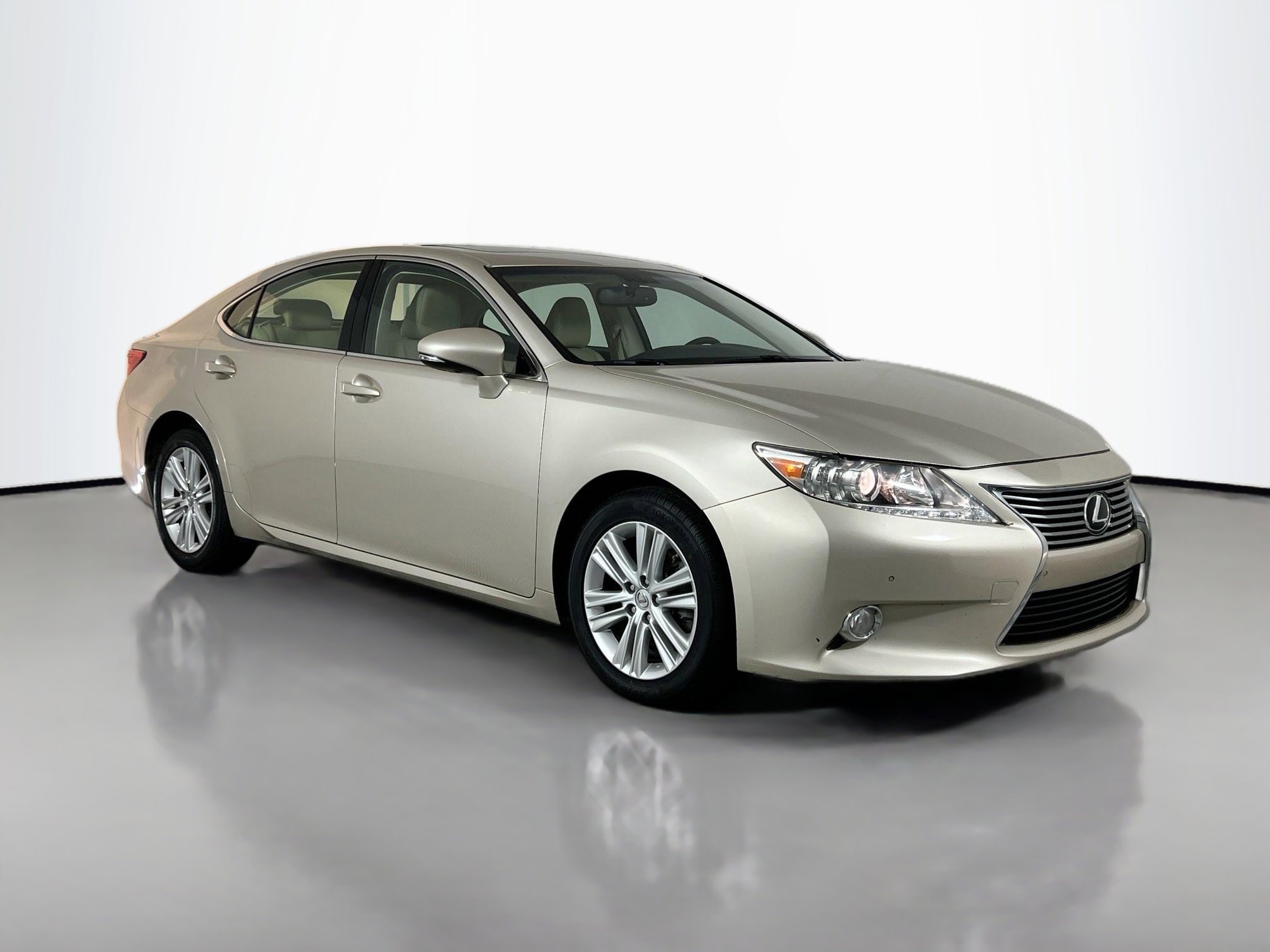 2014 Lexus ES Base's photo