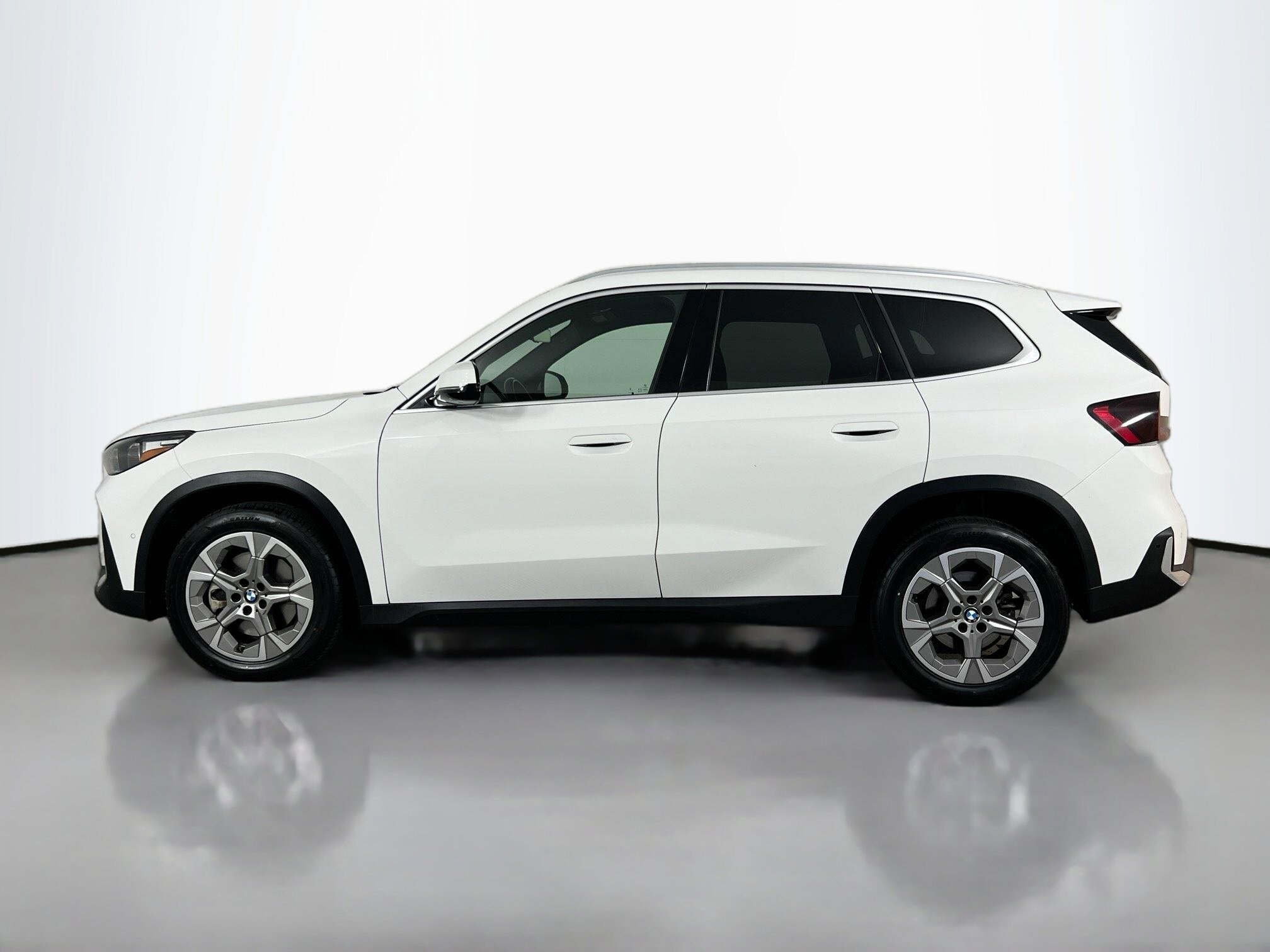 2023 Bmw X1 XDrive28i photo 2