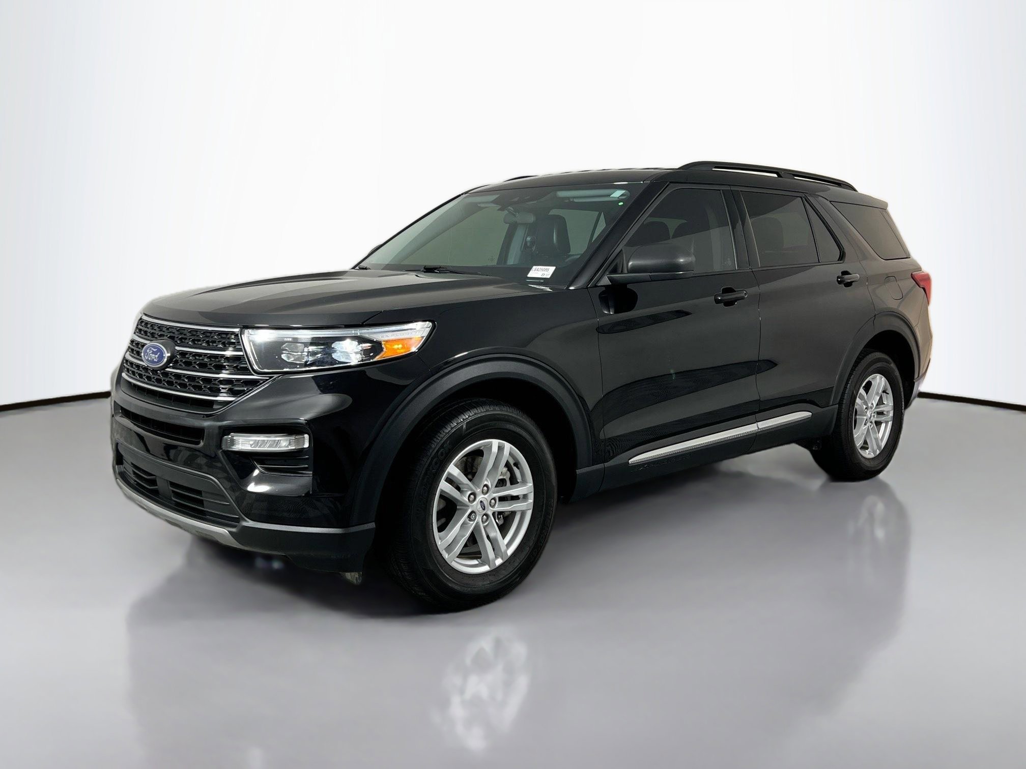 2023 Ford Explorer XLT photo 4