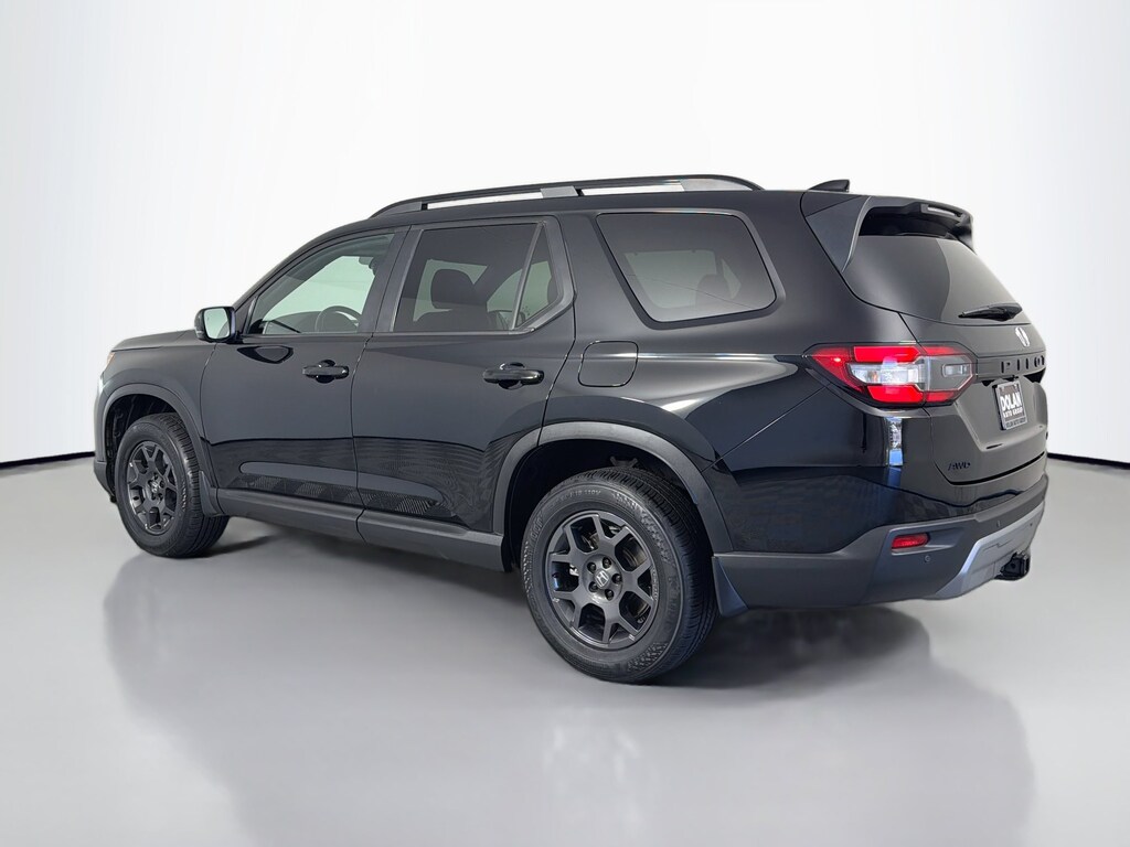 Used 2024 Honda Pilot TrailSport SUV