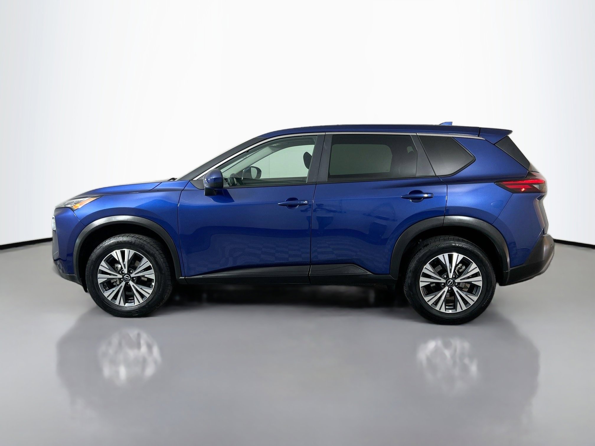 2023 Nissan Rogue SV photo 2