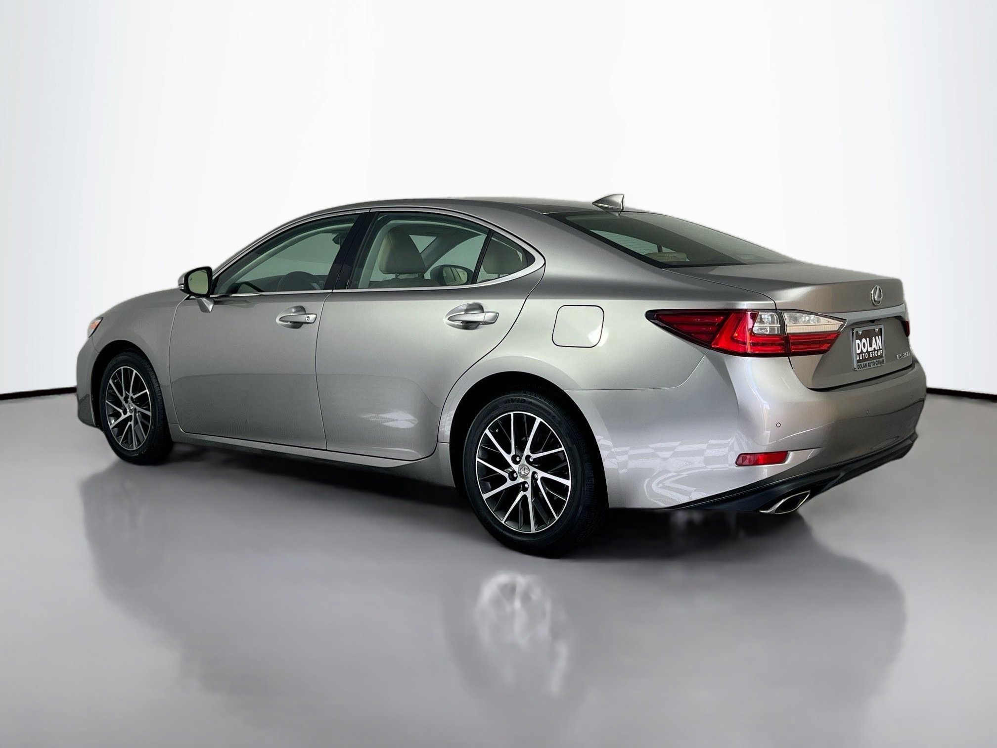 2017 Lexus ES 350 photo 3