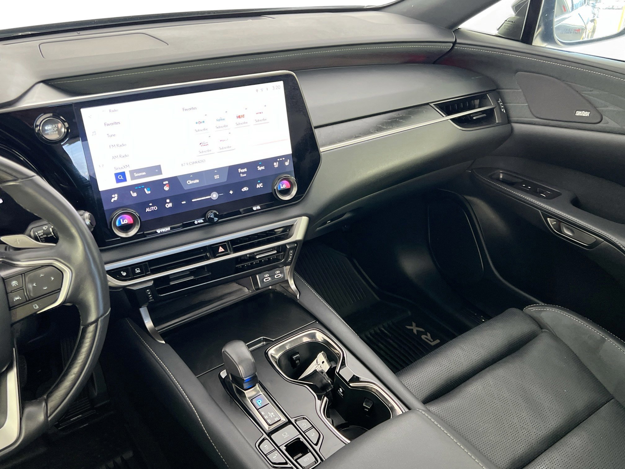 2024 Lexus RX 350 - Photo 17