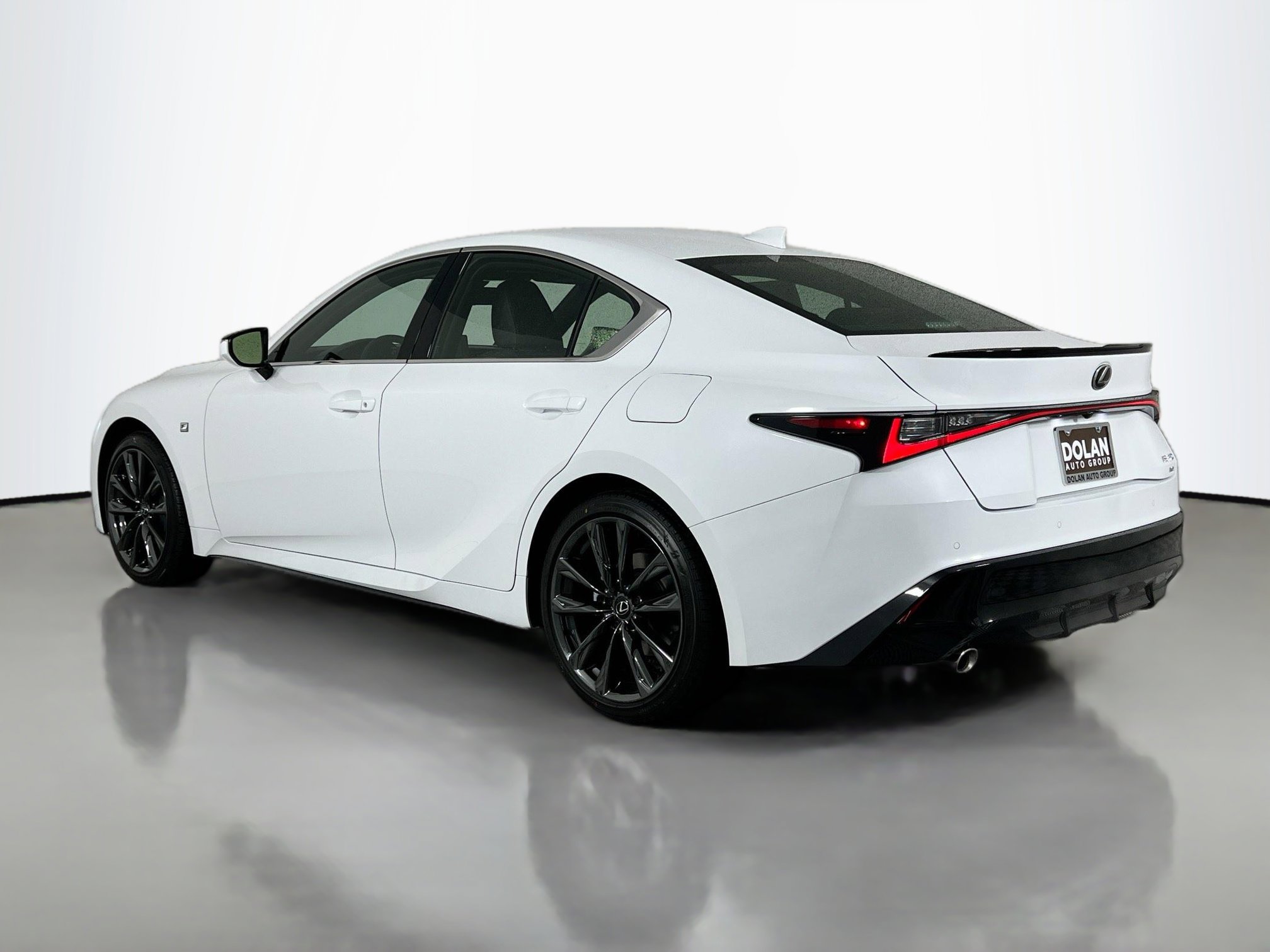 2024 Lexus IS 350 F SPORT photo 4