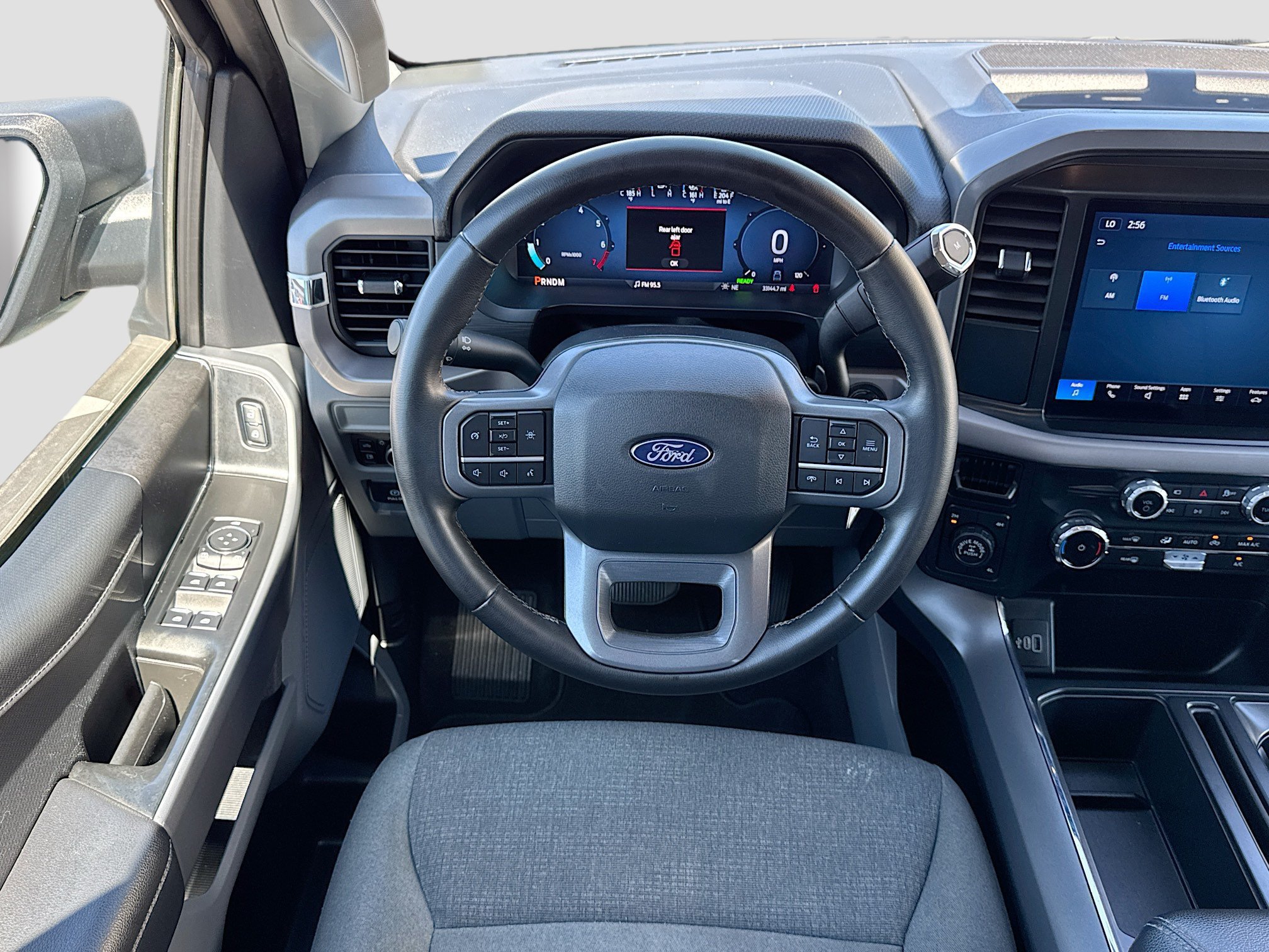 2025 Ford F-150 XLT - Photo 9