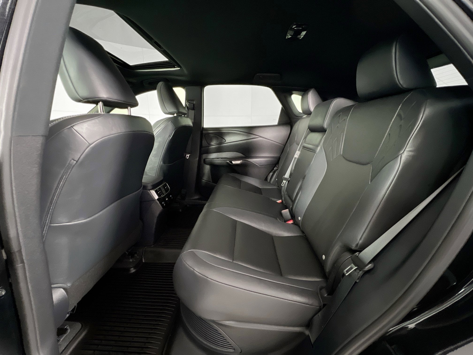 2025 Lexus RX Hybrid 350h - Photo 11