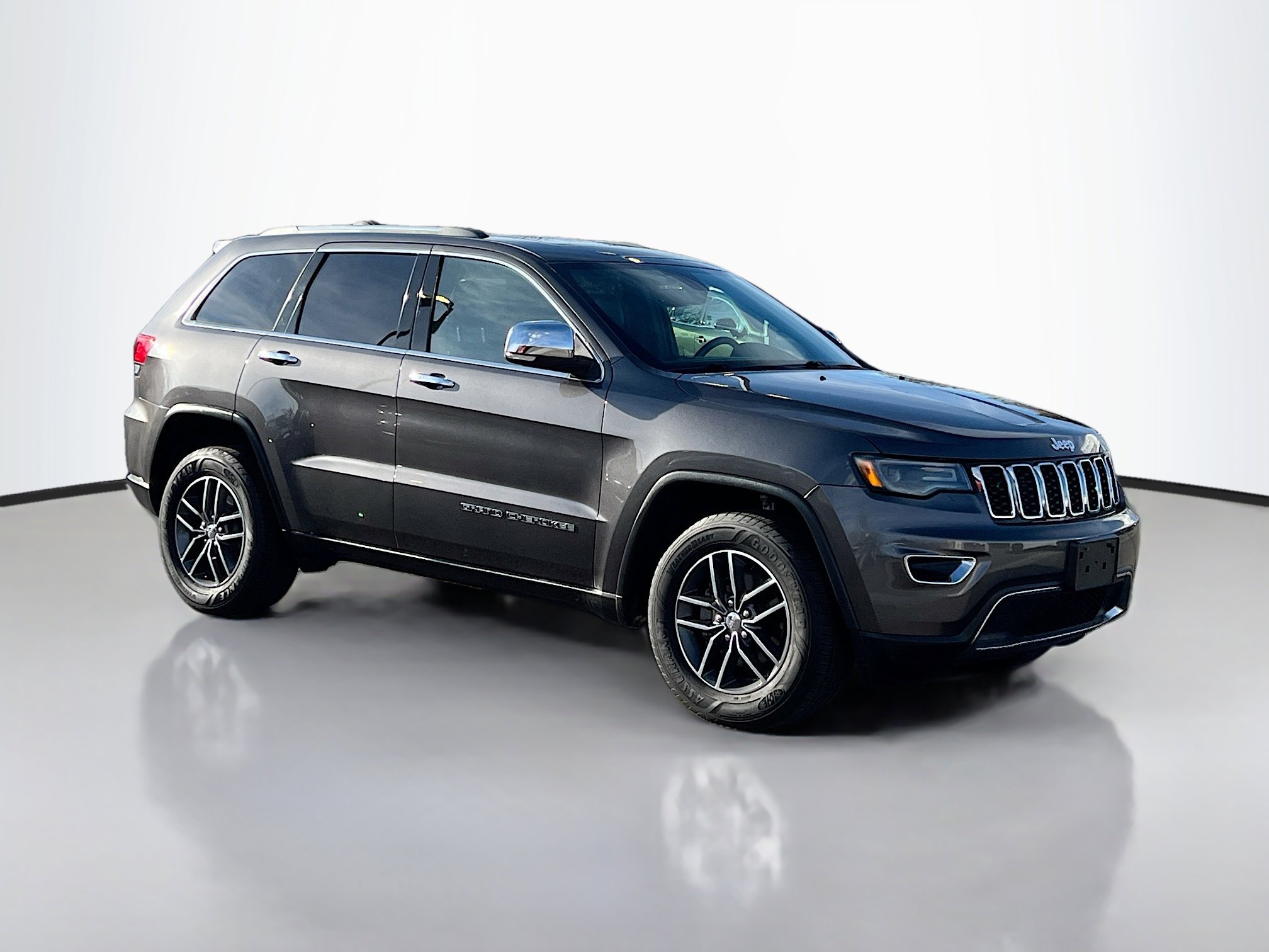 2017 Jeep Grand Cherokee Limited's photo
