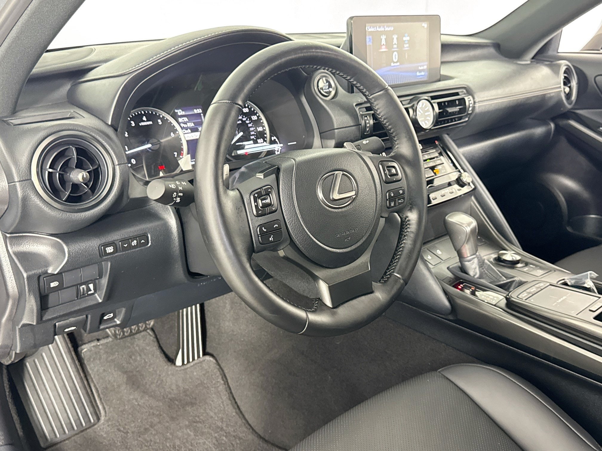 2025 Lexus IS 300 F SPORT DESIGN - Photo 9