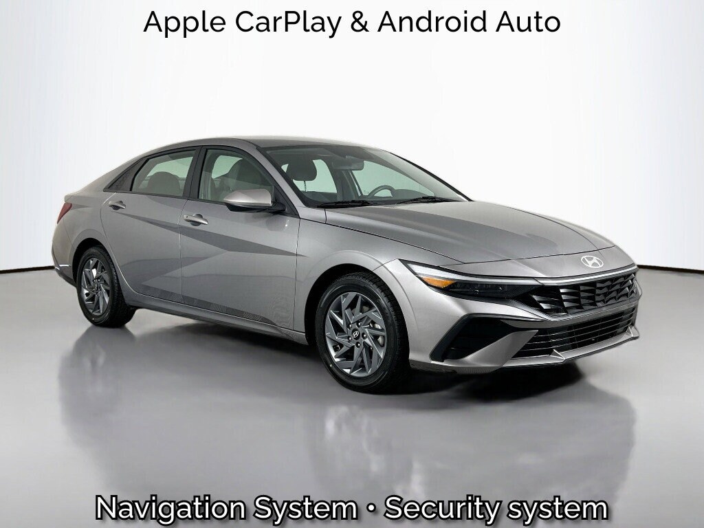 2023 Hyundai Elantra SEL photo 7