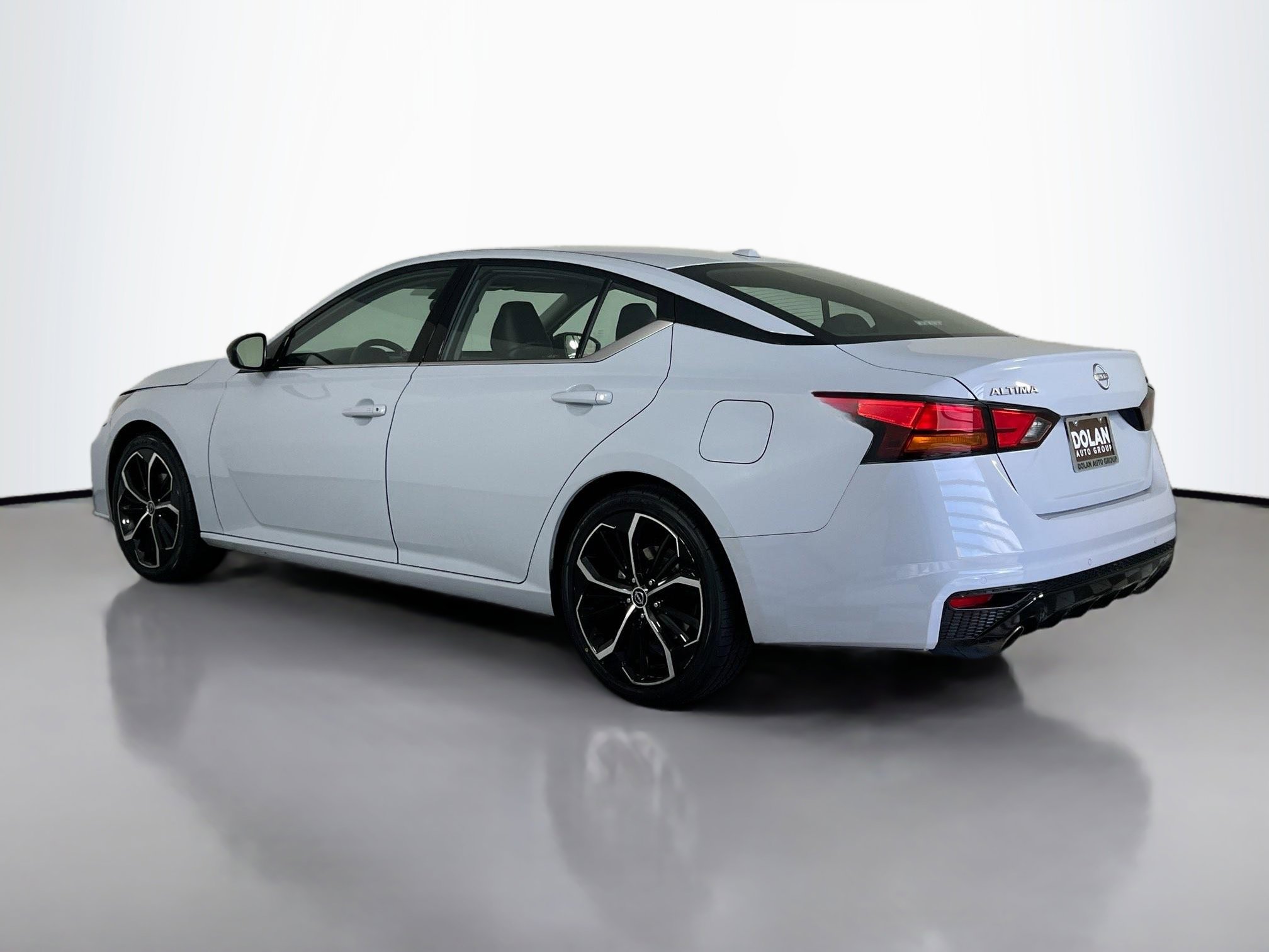 2023 Nissan Altima 2.5 SR photo 4