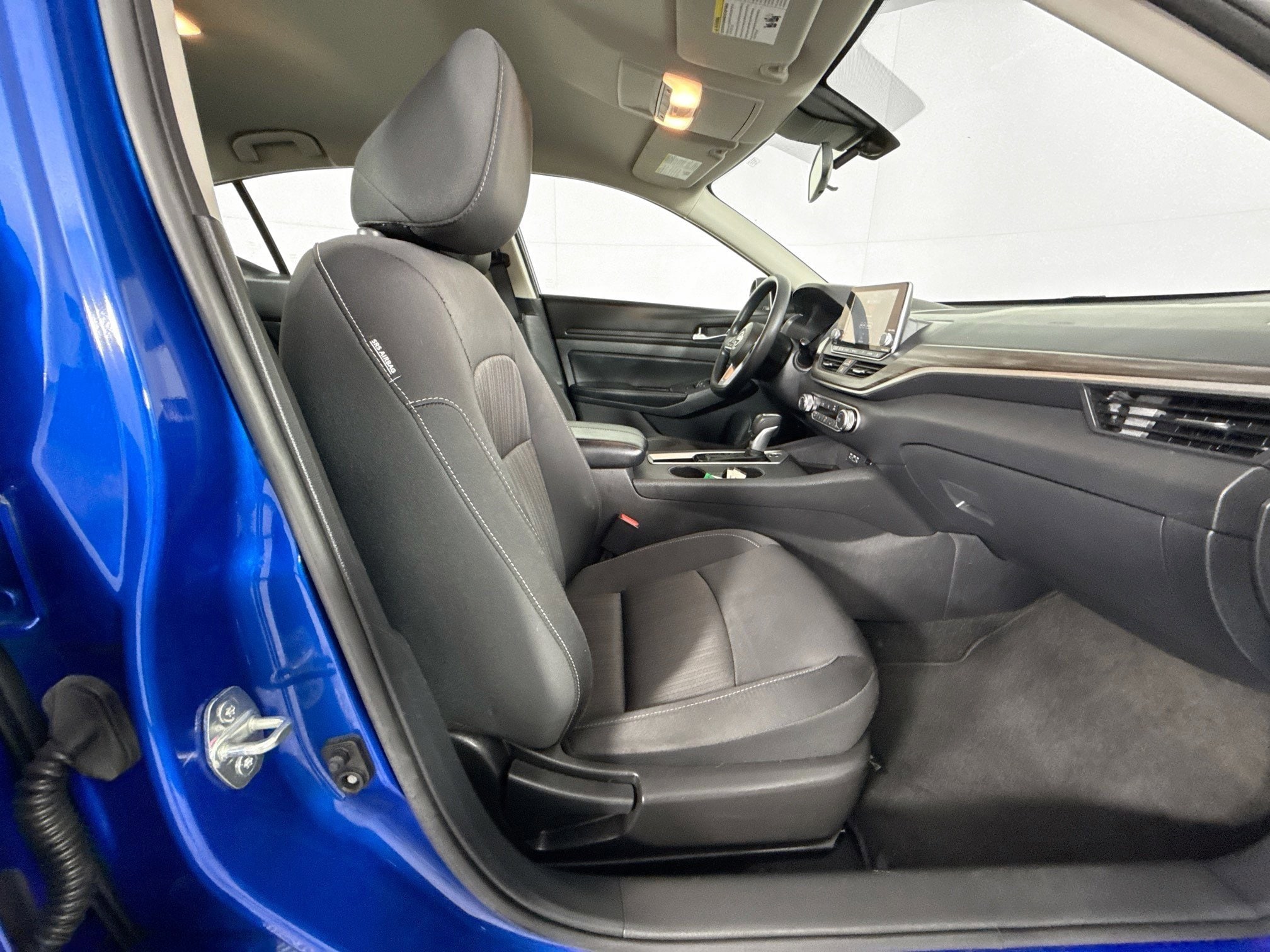 2025 Nissan Altima SV - Photo 25