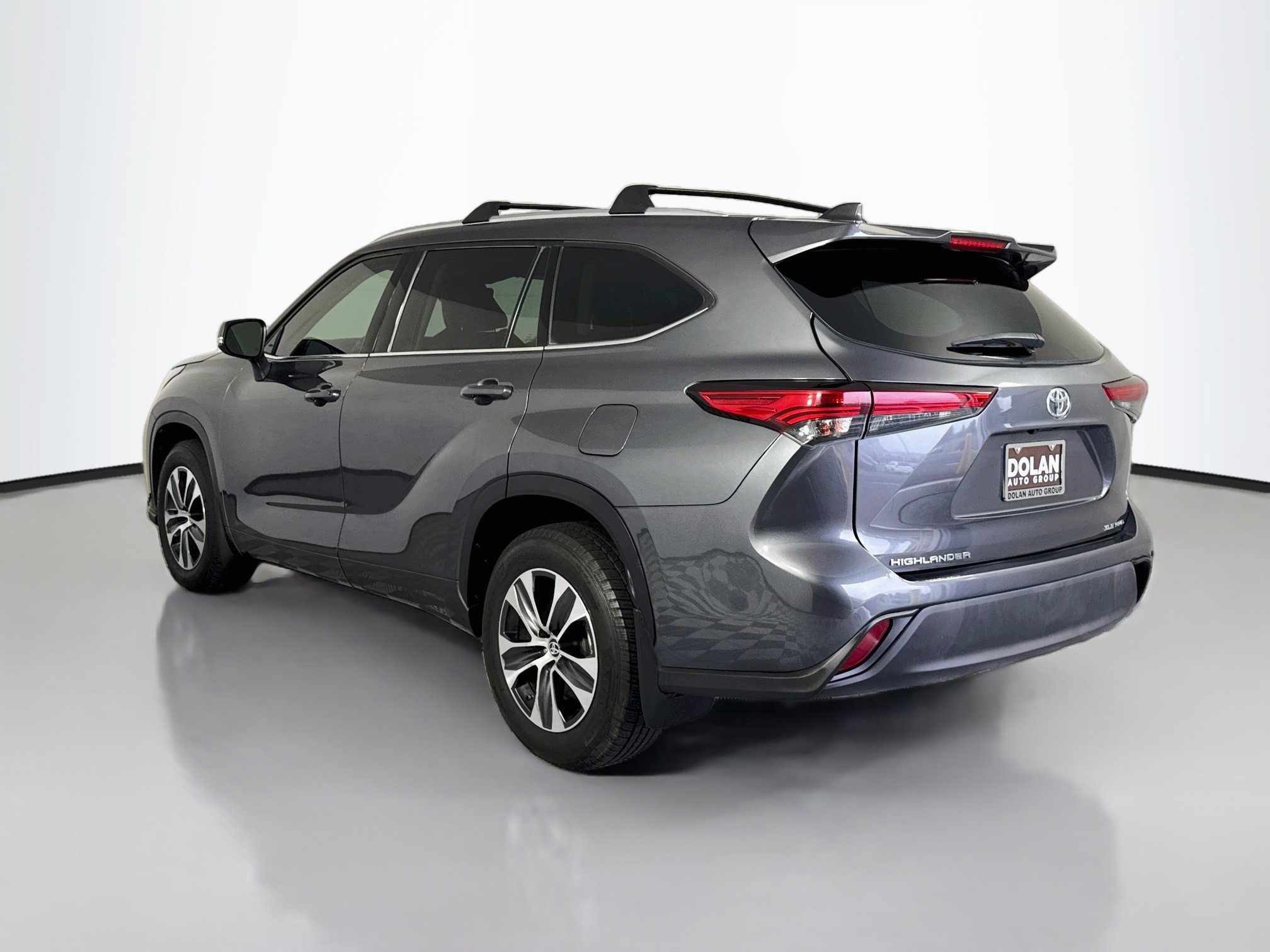 Used 2020 Toyota Highlander XLE Sport Utility