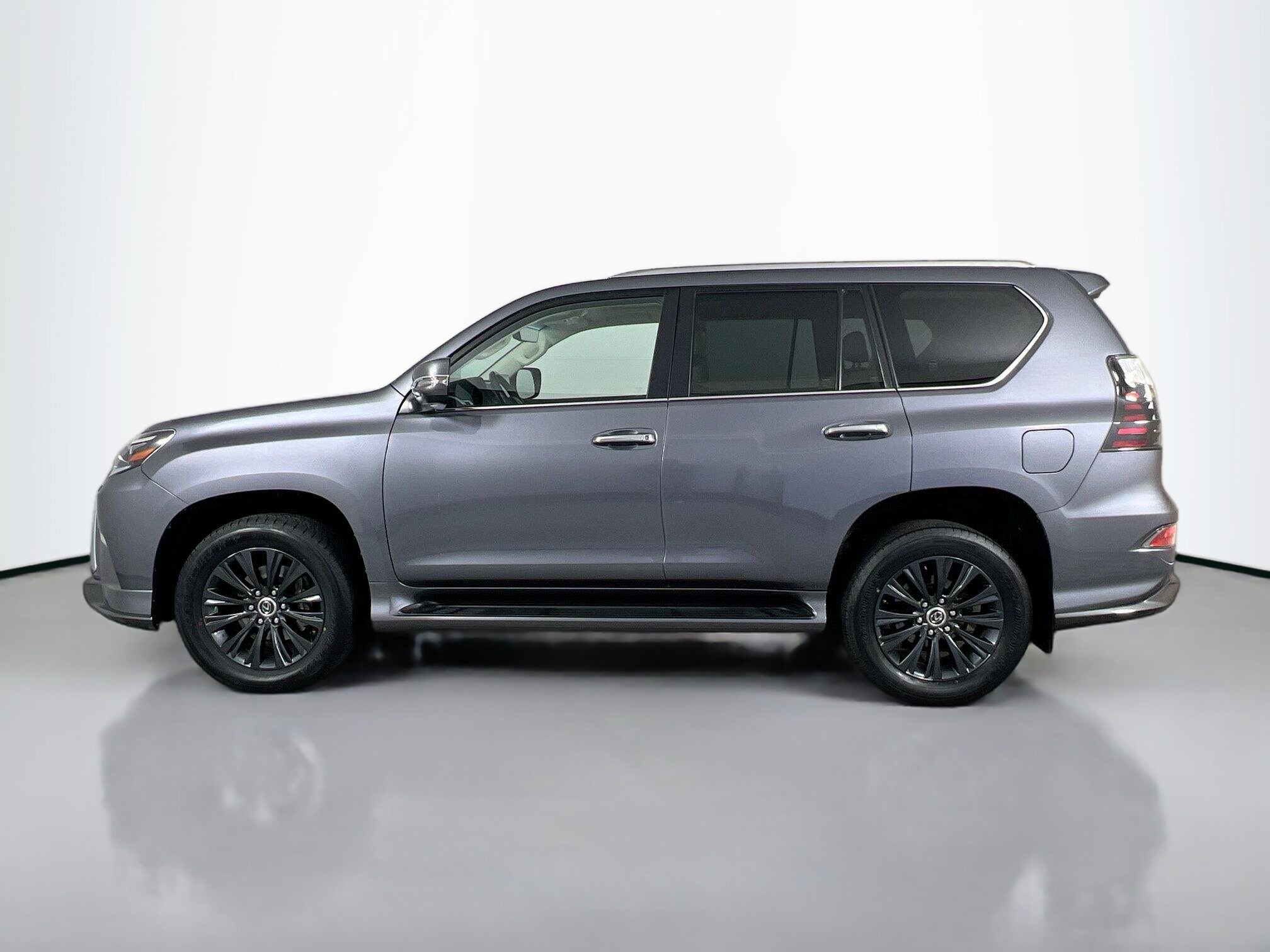 2023 Lexus GX 460 Luxury photo 3