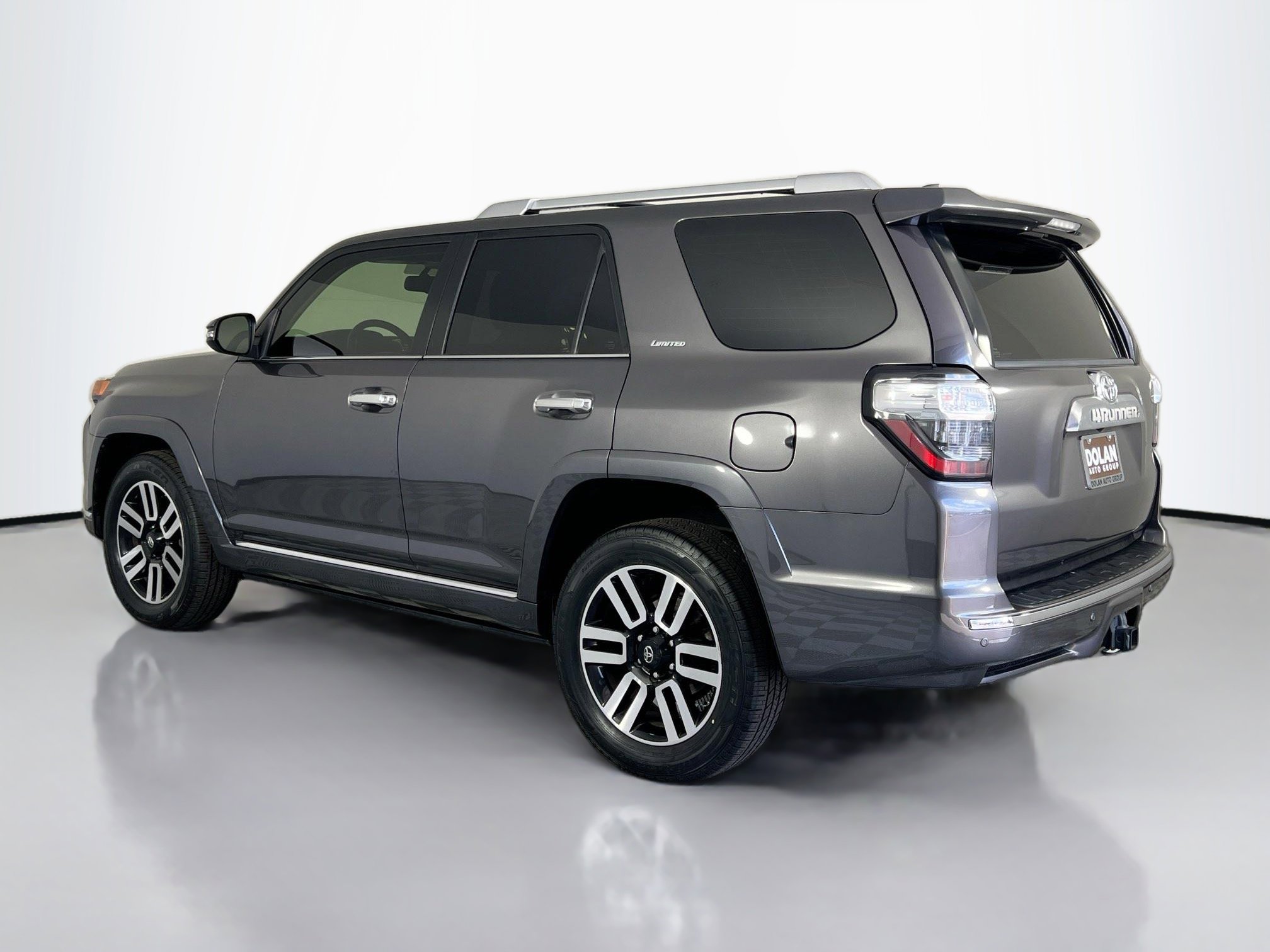2016 Toyota 4Runner Limited photo 4