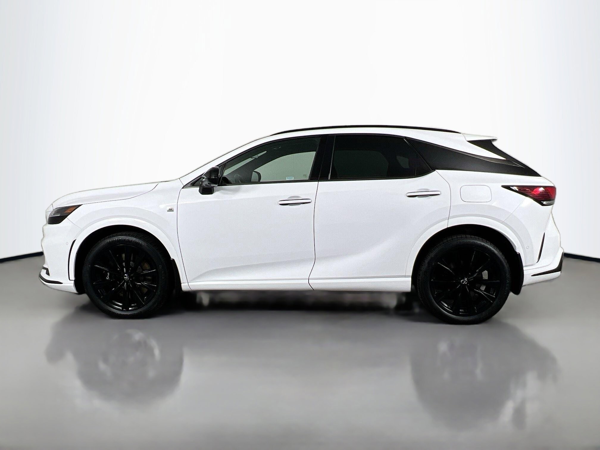 2024 Lexus RX 500h F SPORT Performance photo 2