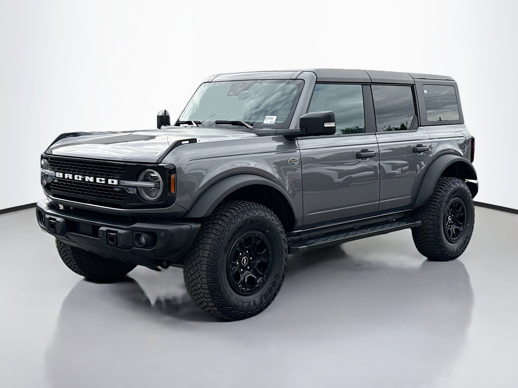 2023 Ford Bronco Wildtrak photo 2