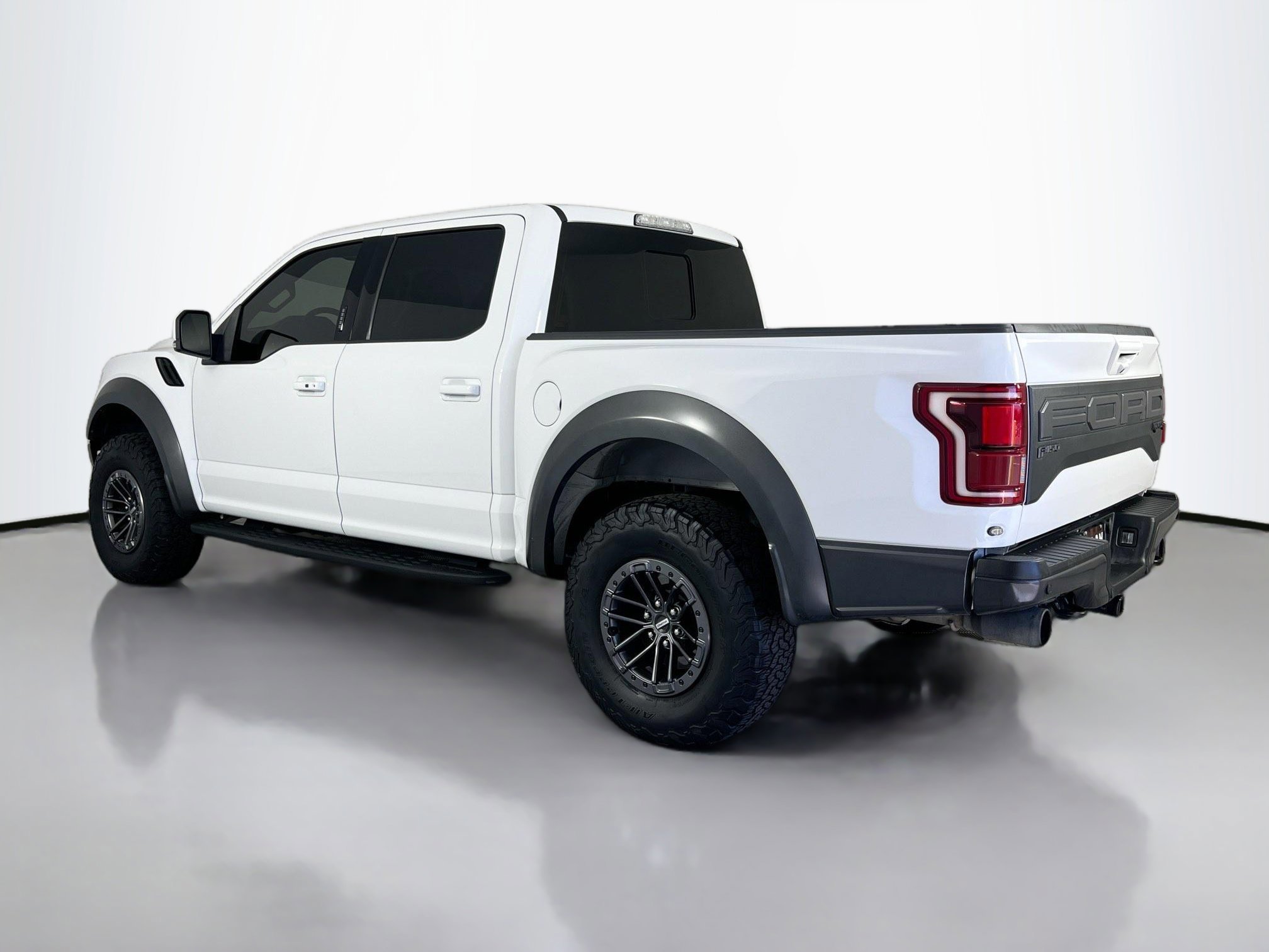 2019 Ford F-150 Raptor photo 2