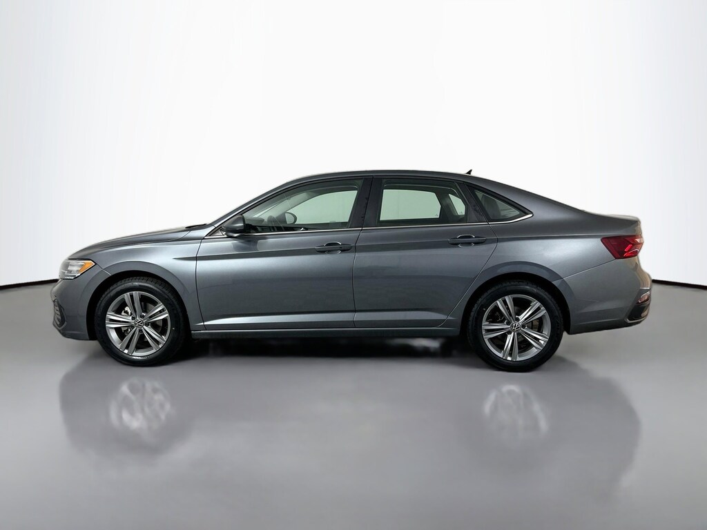 Used 2024 Volkswagen Jetta SE Sedan