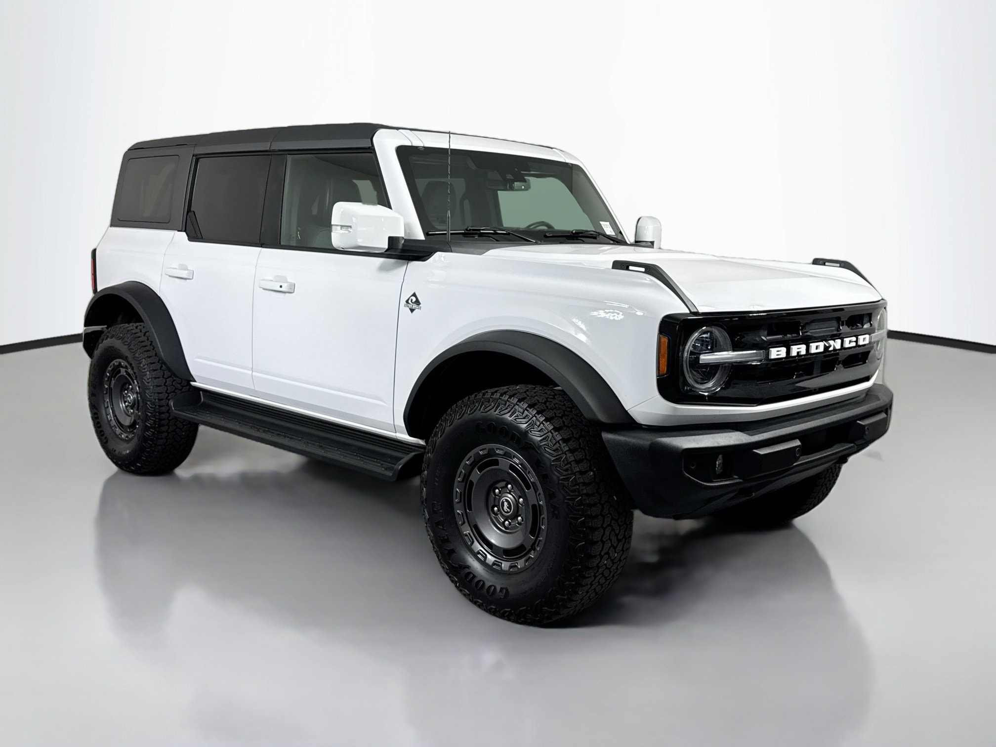 2025 Ford Bronco 4-Door Outer Banks