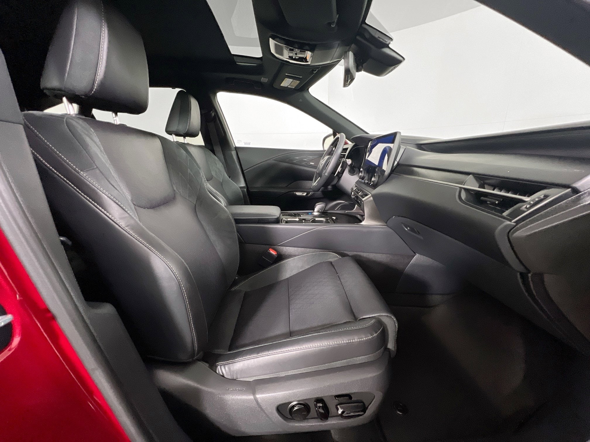 2025 Lexus RX 350 - Photo 23
