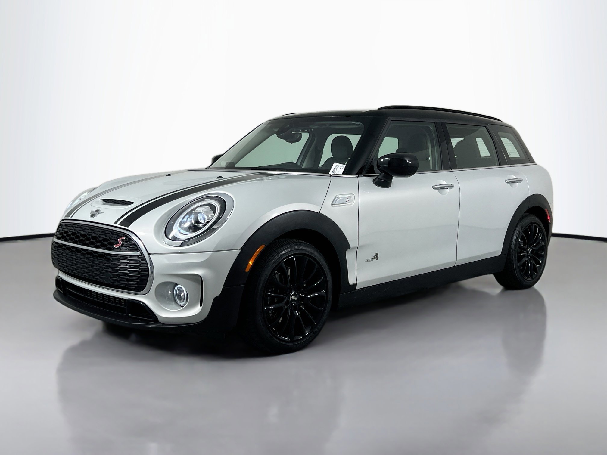 2020 Mini Clubman Base S ALL4 photo 3
