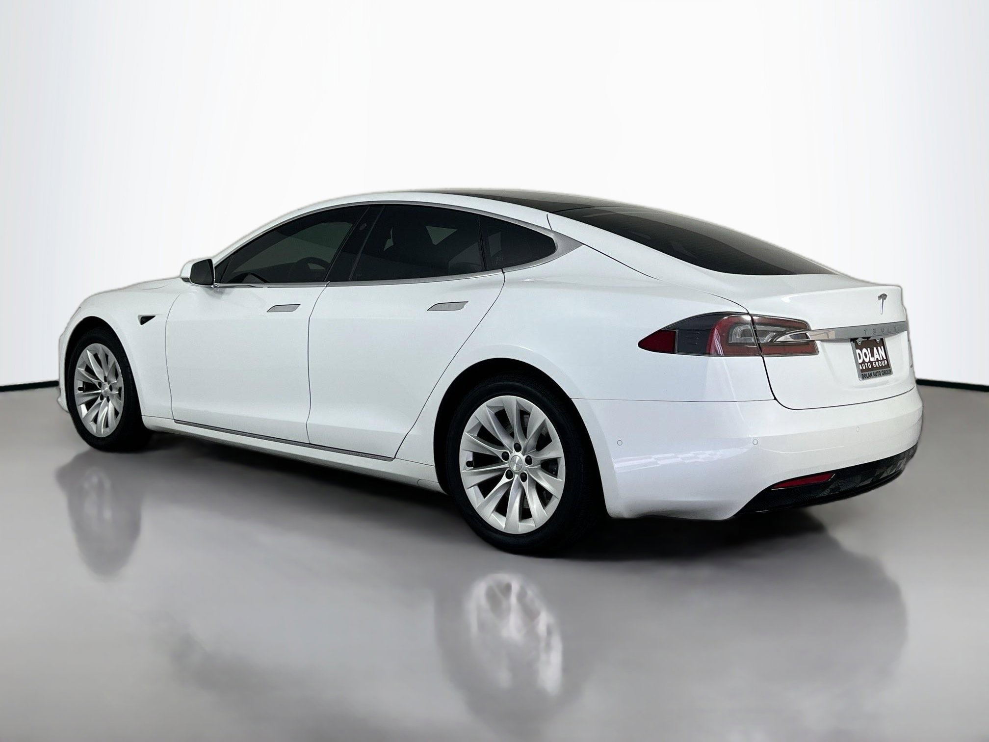 2020 Tesla Model S Long Range Plus photo 4