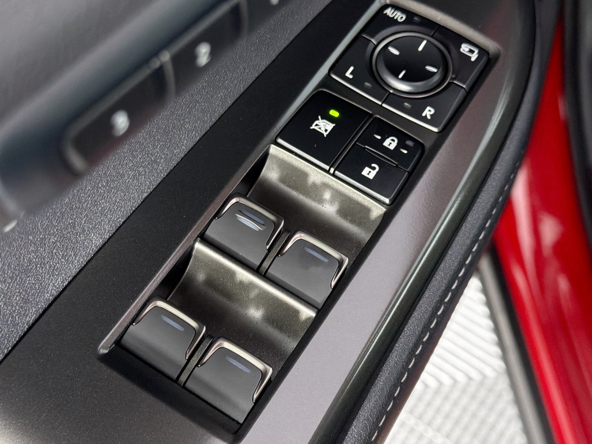 2025 Lexus NX 350 - Photo 41