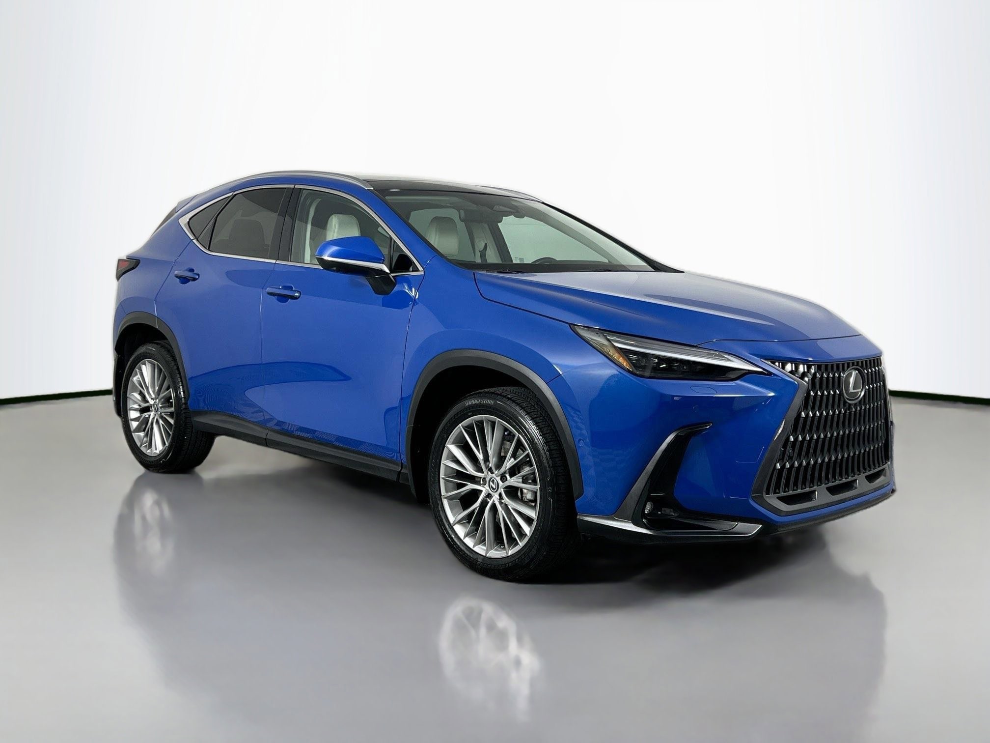 2025 Lexus NX 350 - Photo 13