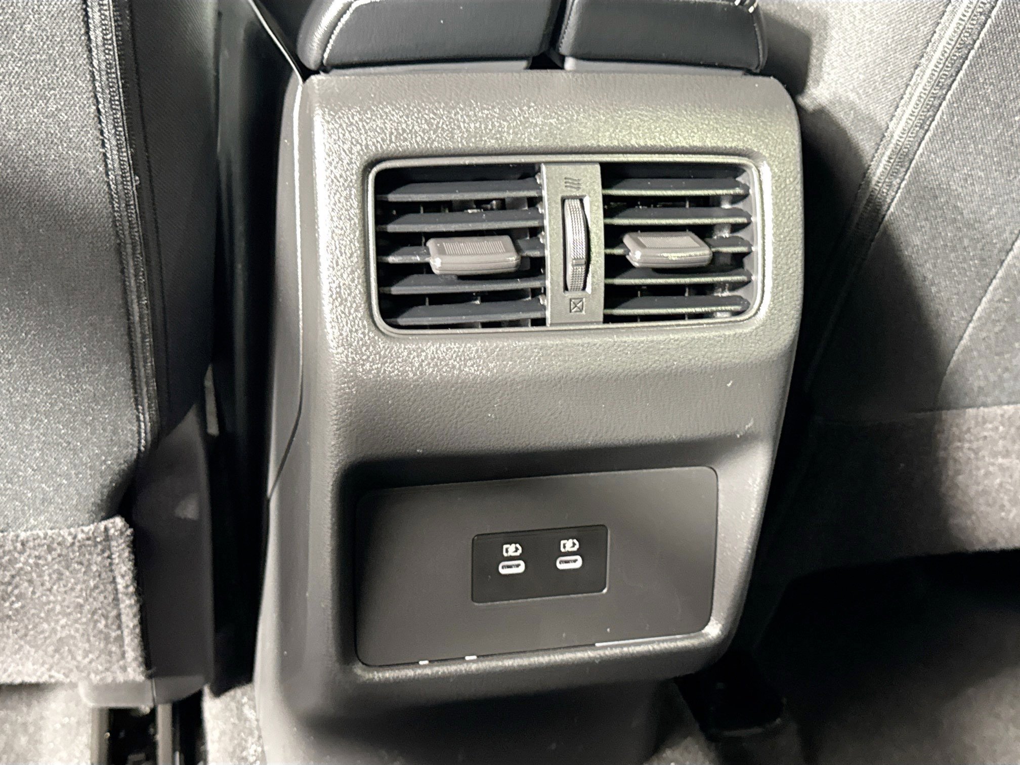 2024 Nissan Rogue SV - Photo 28
