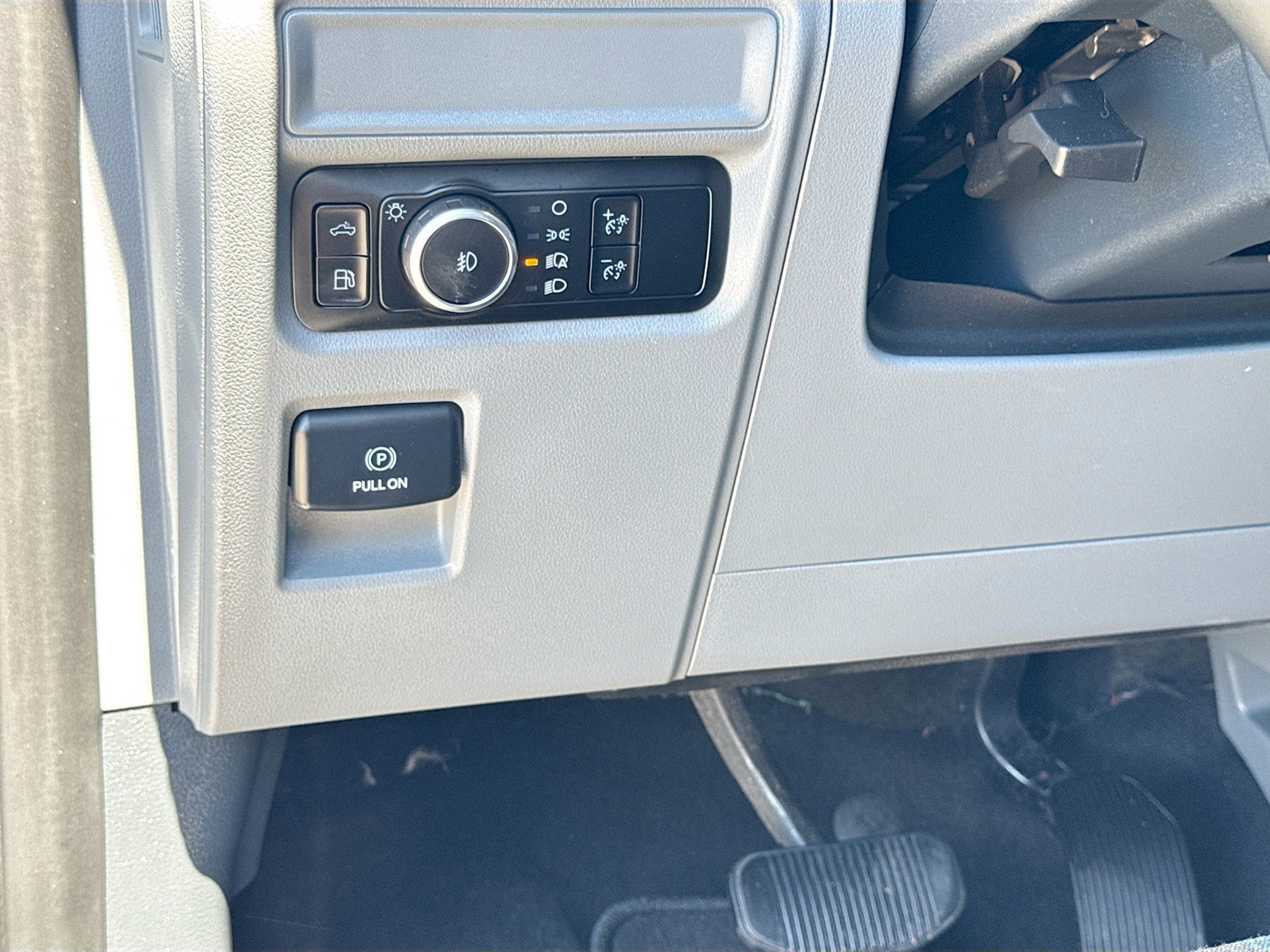 2025 Ford F-150 XLT - Photo 34